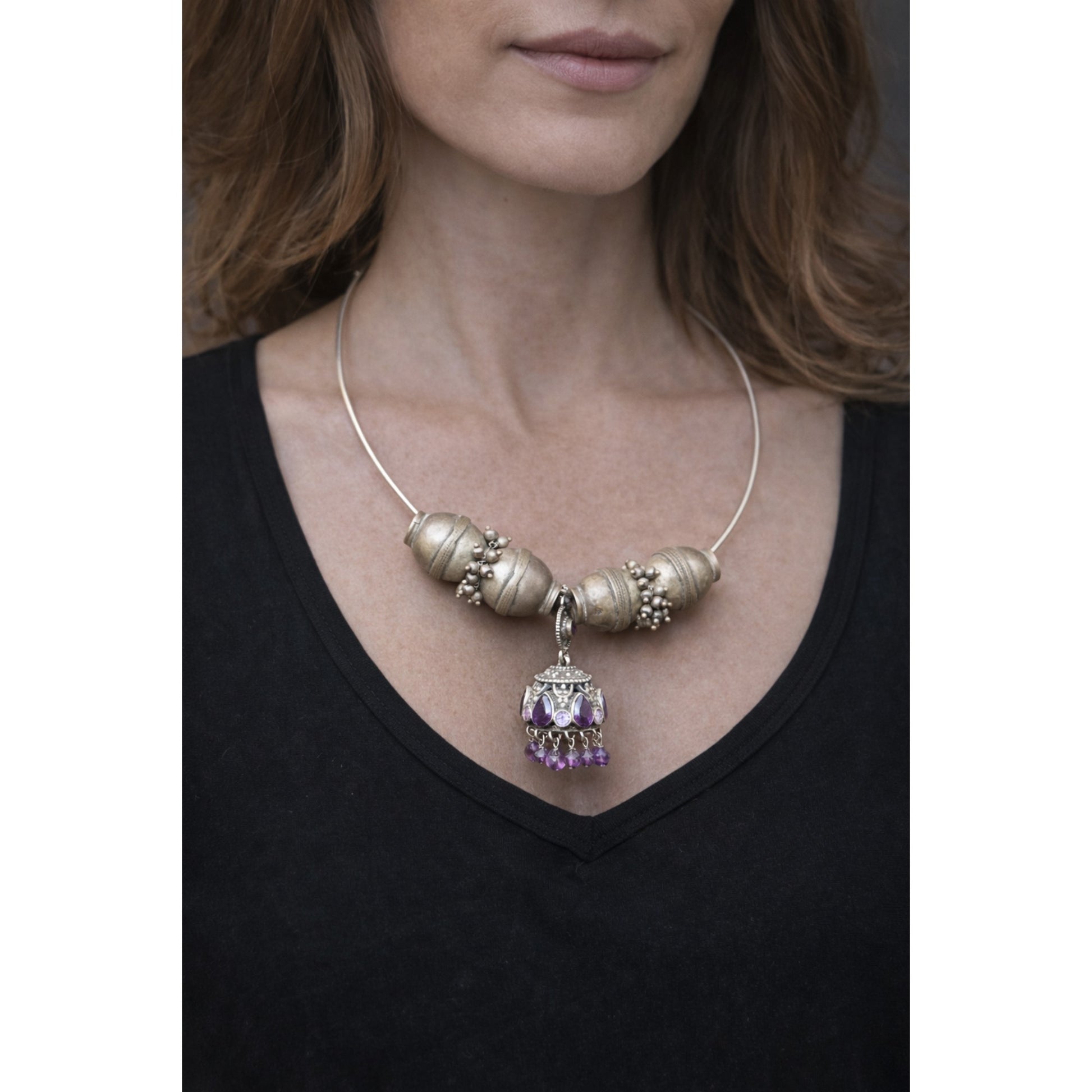 SILVER CHOKER WITH CHUNKY BEADS AND A PURPLE JHUMKA
