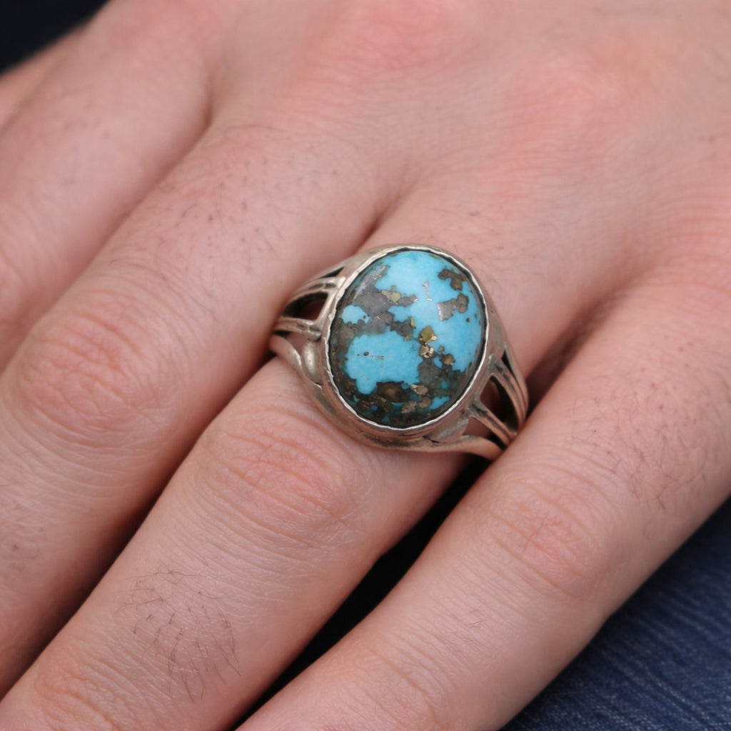 SILVER RING WITH AN OVAL IRANI TURQUOISE