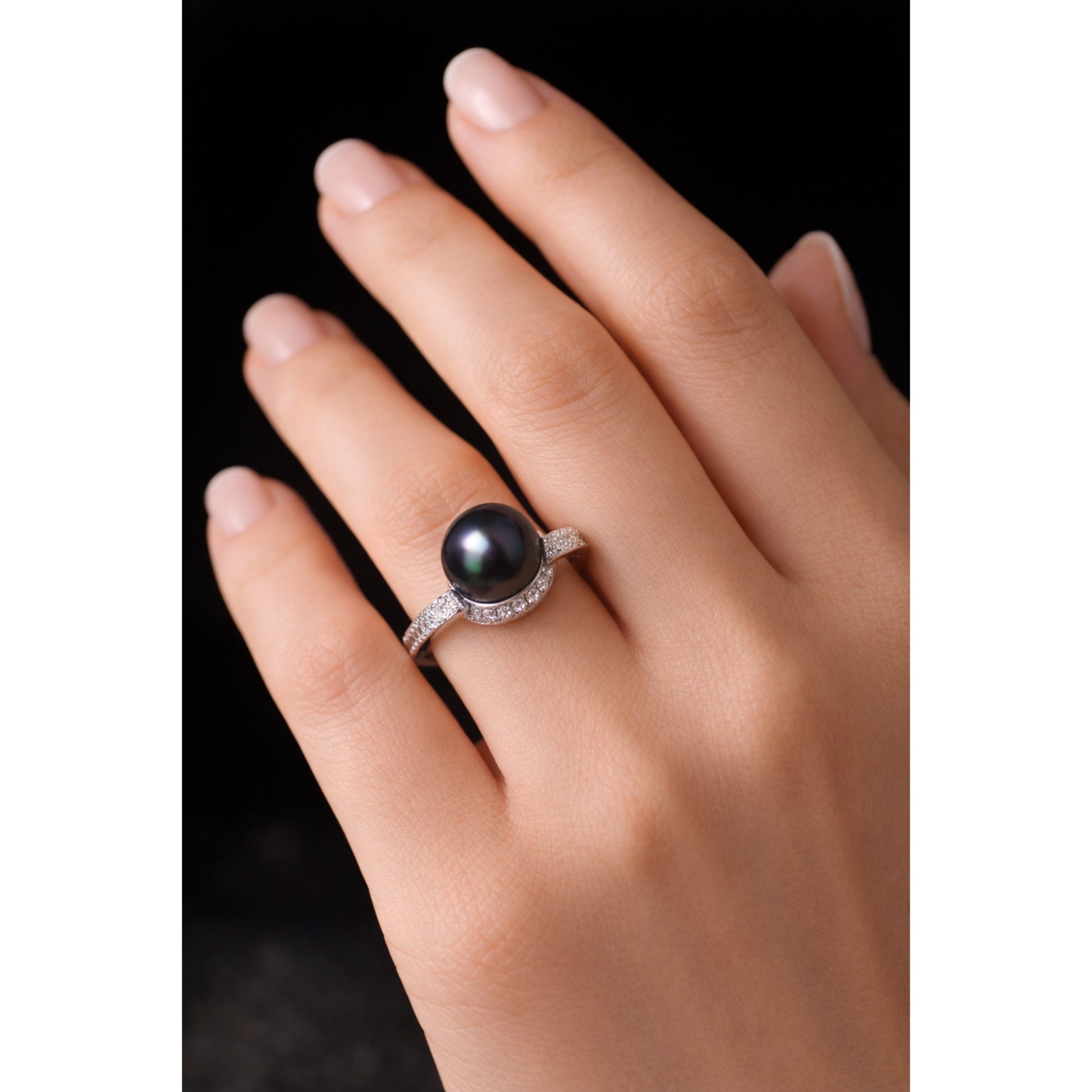 SILVER RING WITH BLACK PEARL AND ZIRCON