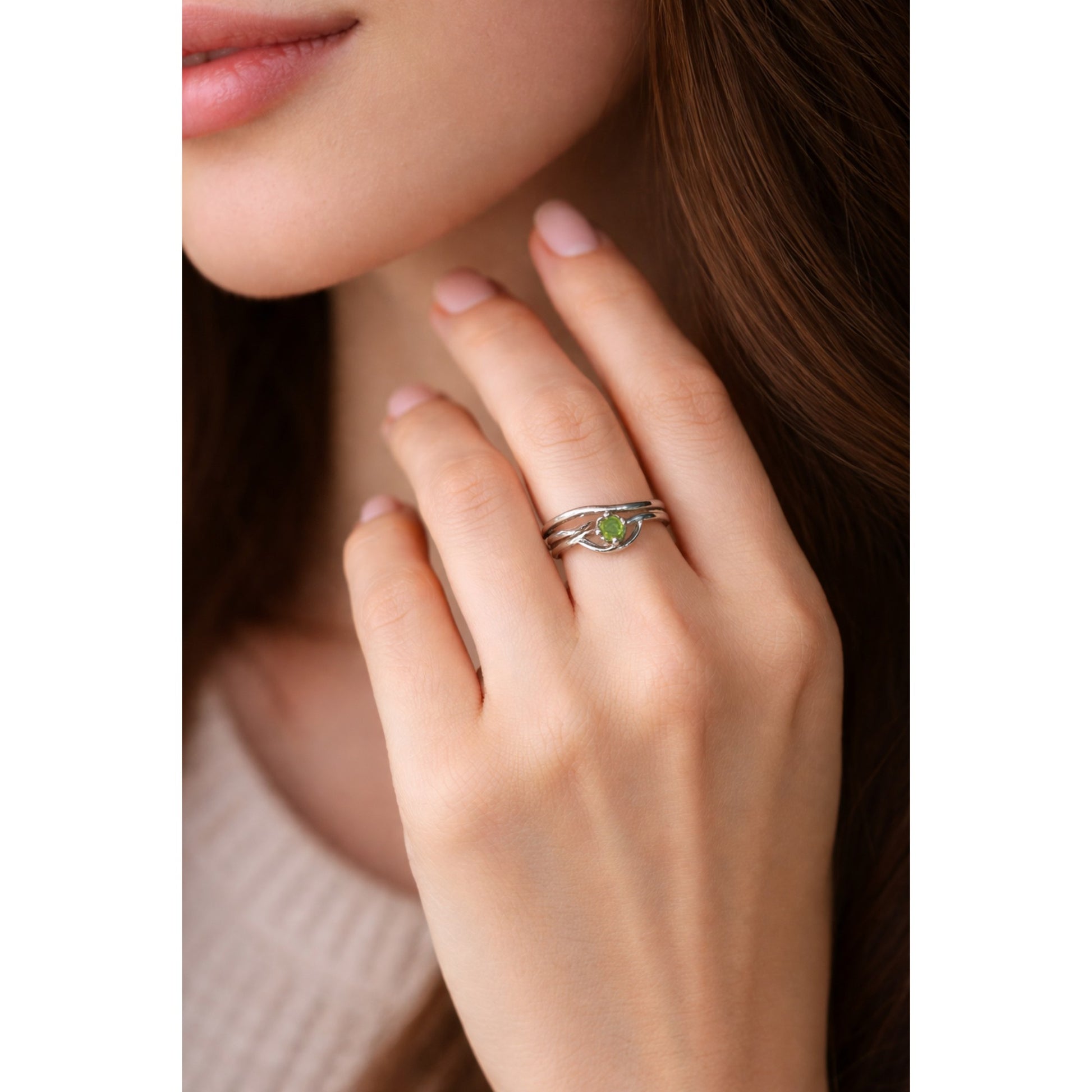 SILVER RING WITH PERIDOT