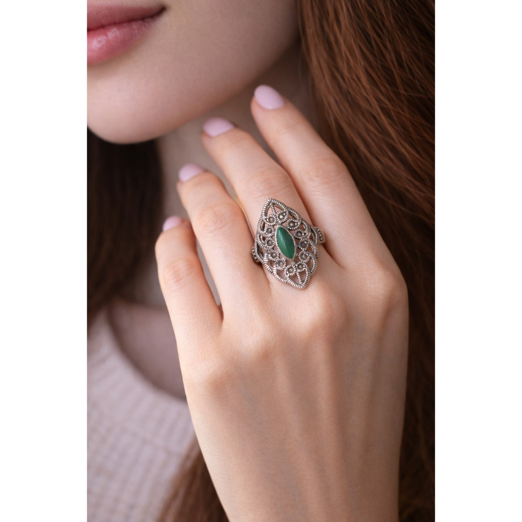 SILVER RING WITH A GREEN ONYX AND MARCASITE
