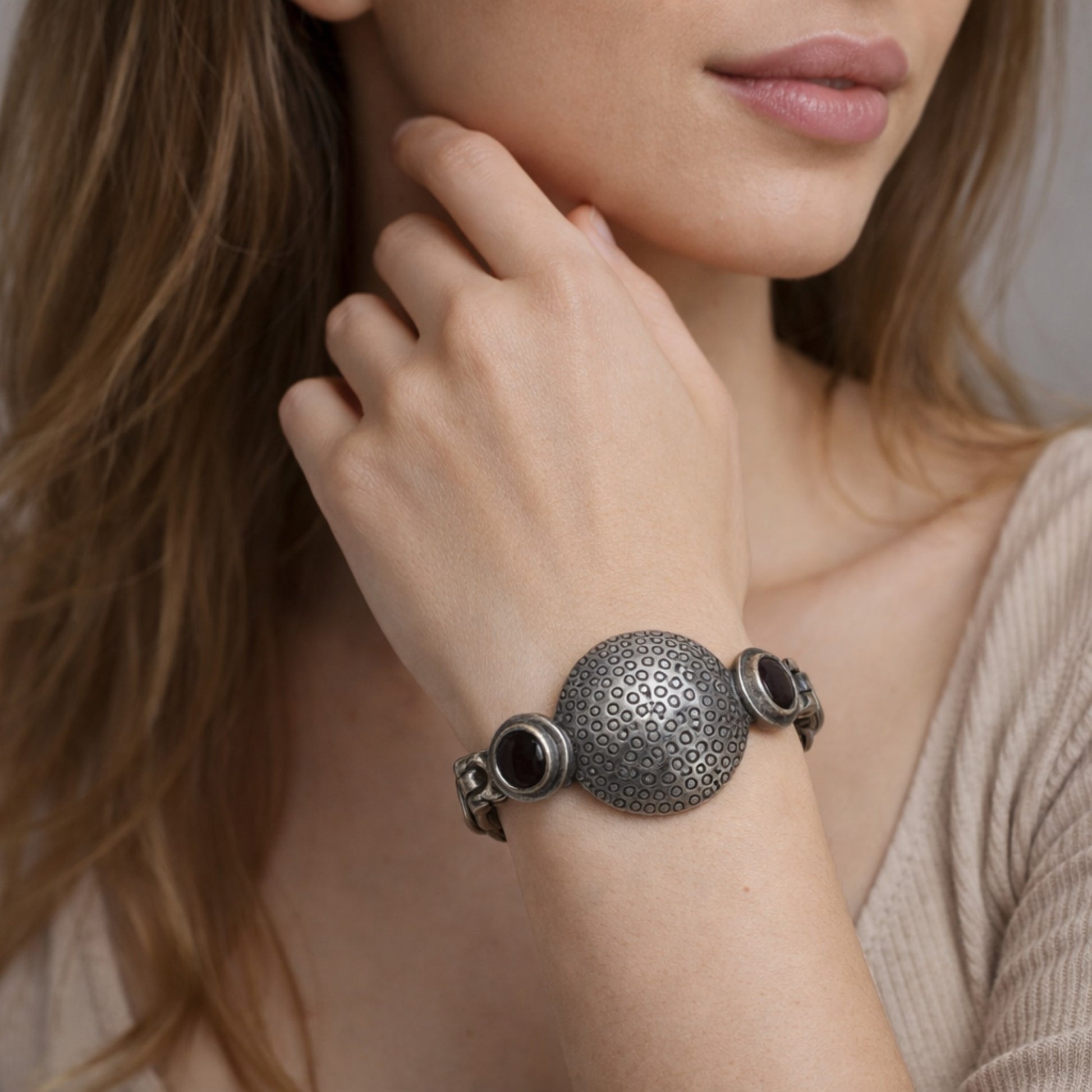 OXIDISED SILVER KADA WITH A DOME CENTERPIECE
