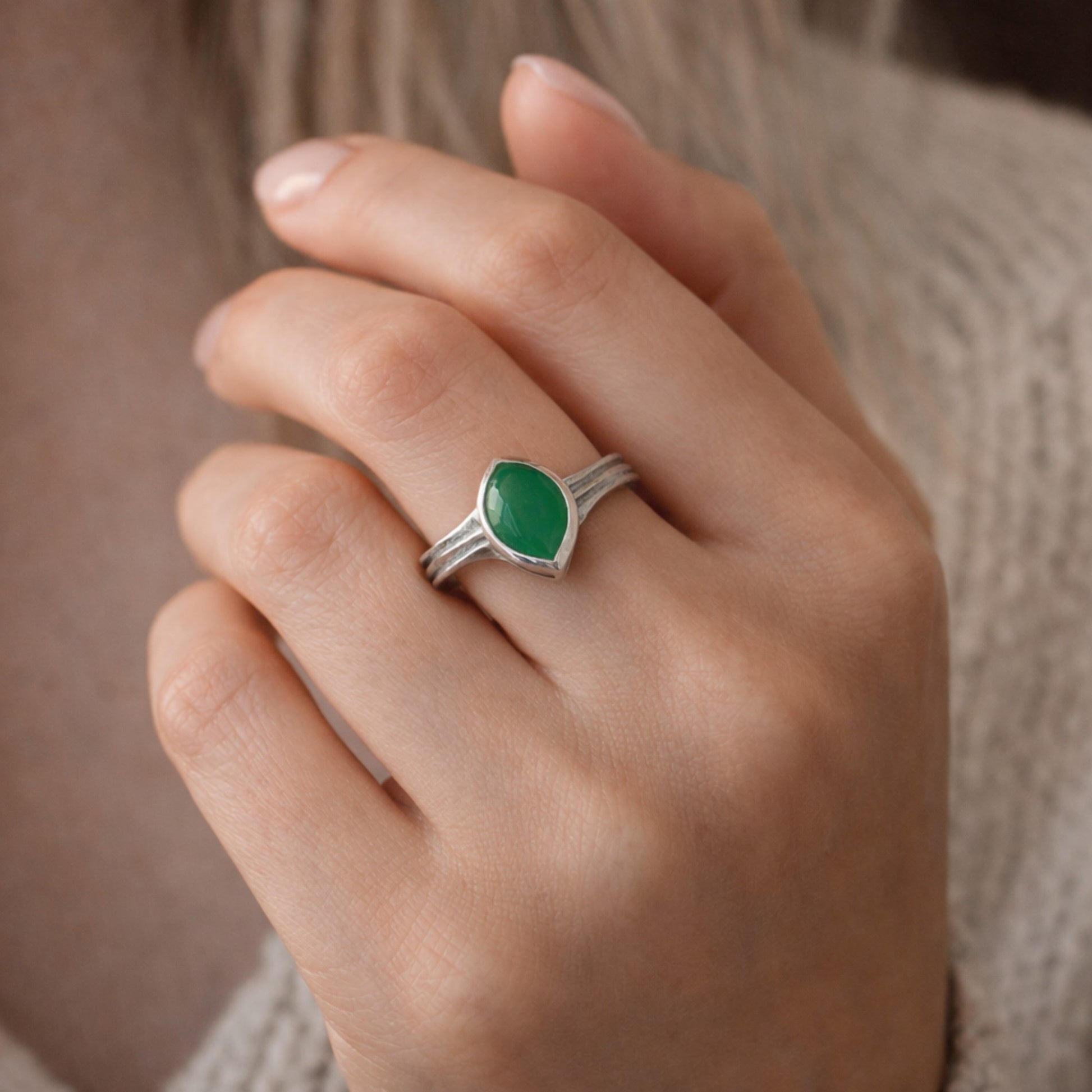 SILVER RING WITH GREEN ONYX