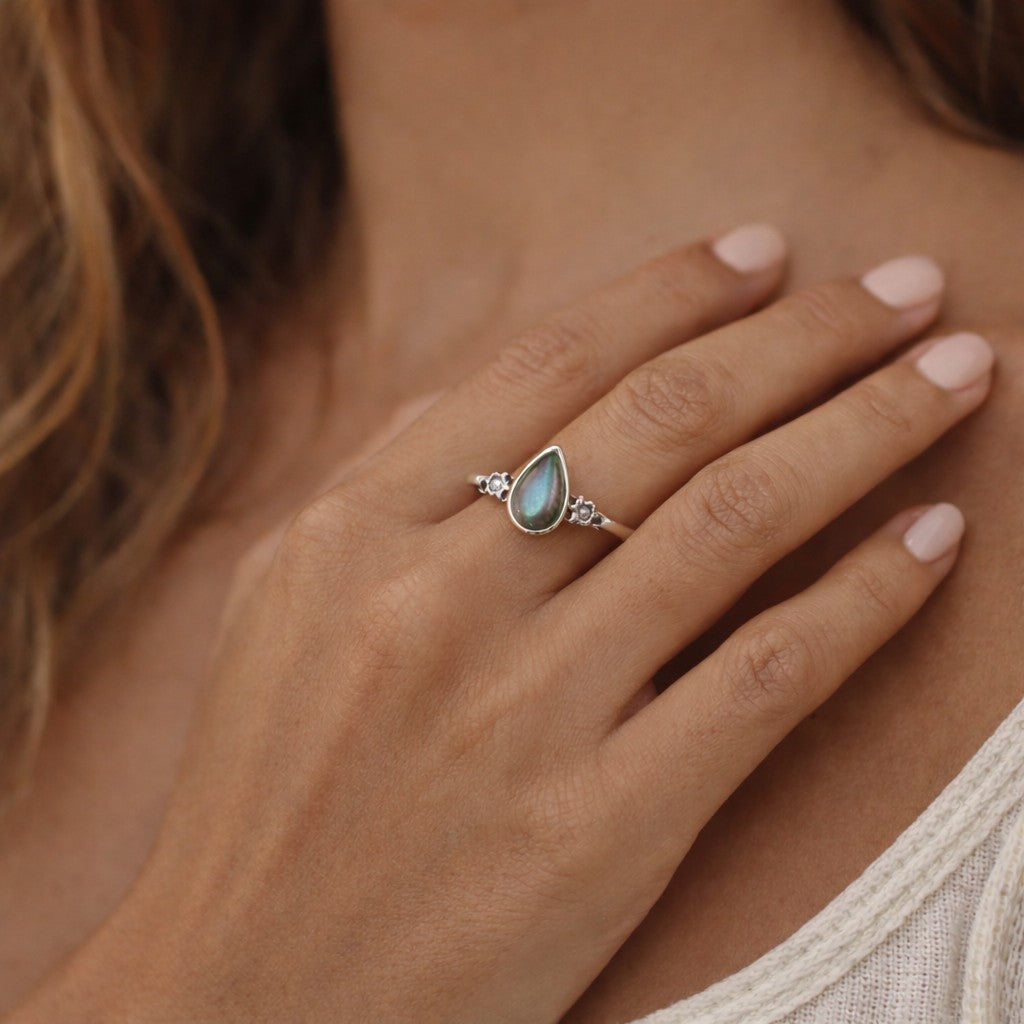 SILVER RING STUDDED WITH LABRADORITE