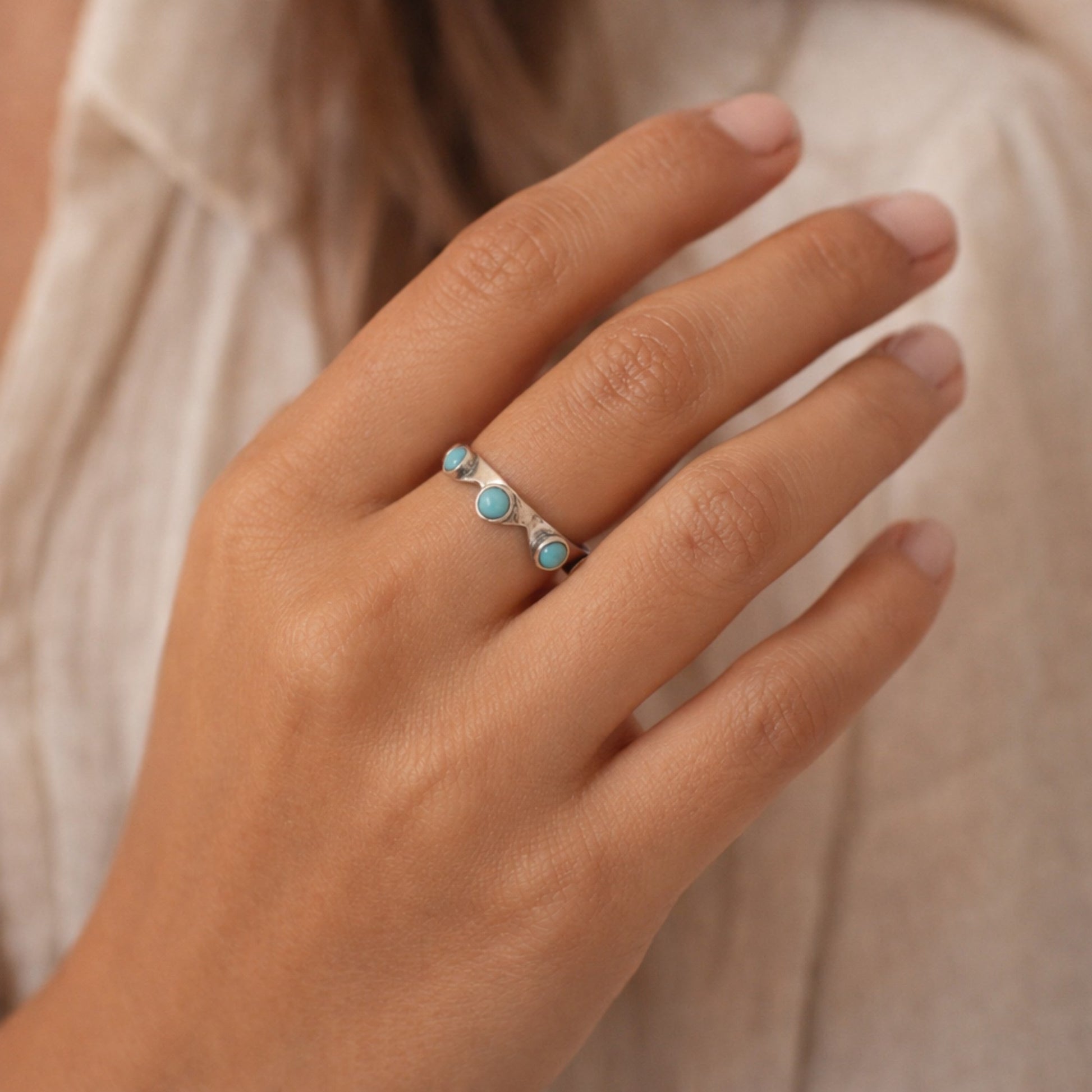 CROWN STYLE SILVER RING WITH TURQUOISE