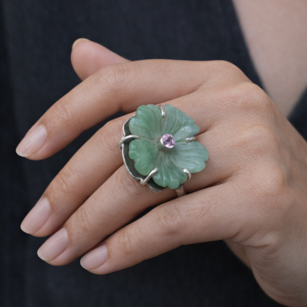 SILVER RING WITH A HAND CARVED GREEN AGATE