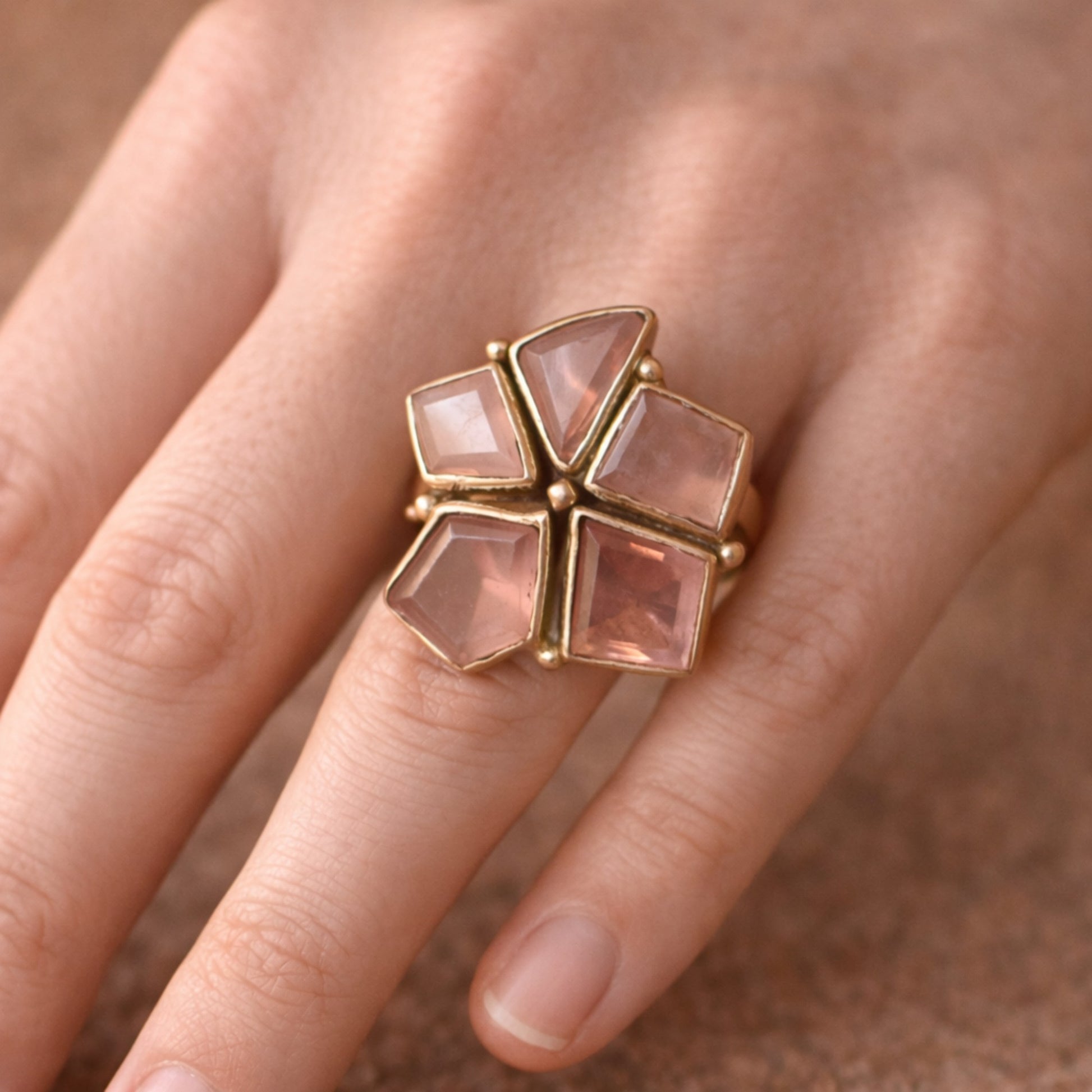 SILVER RING FEATURING MULTIPLE ROSE QUARTZ STONE