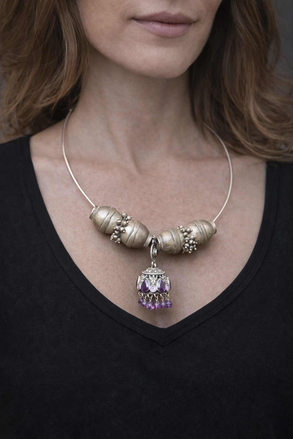 SILVER CHOKER WITH CHUNKY BEADS AND A PURPLE JHUMKA