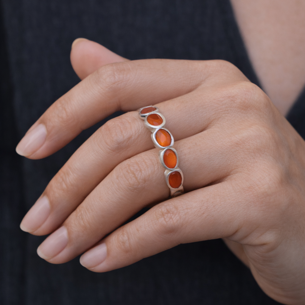SILVER BAND WITH ORANGE AGATE
