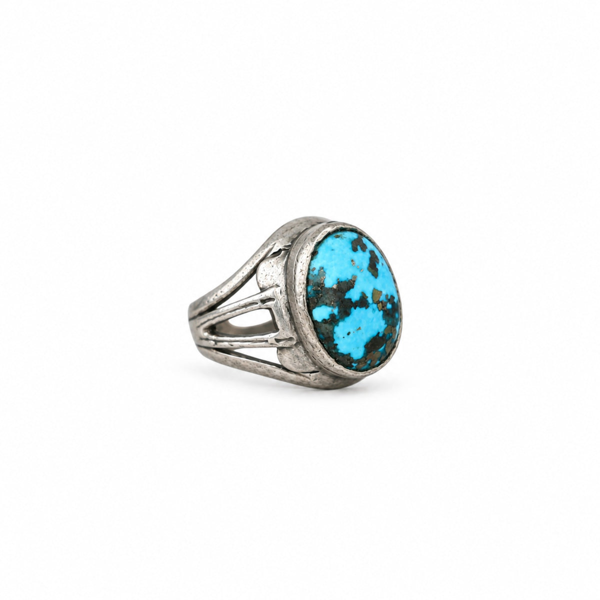 SILVER RING WITH AN OVAL IRANI TURQUOISE