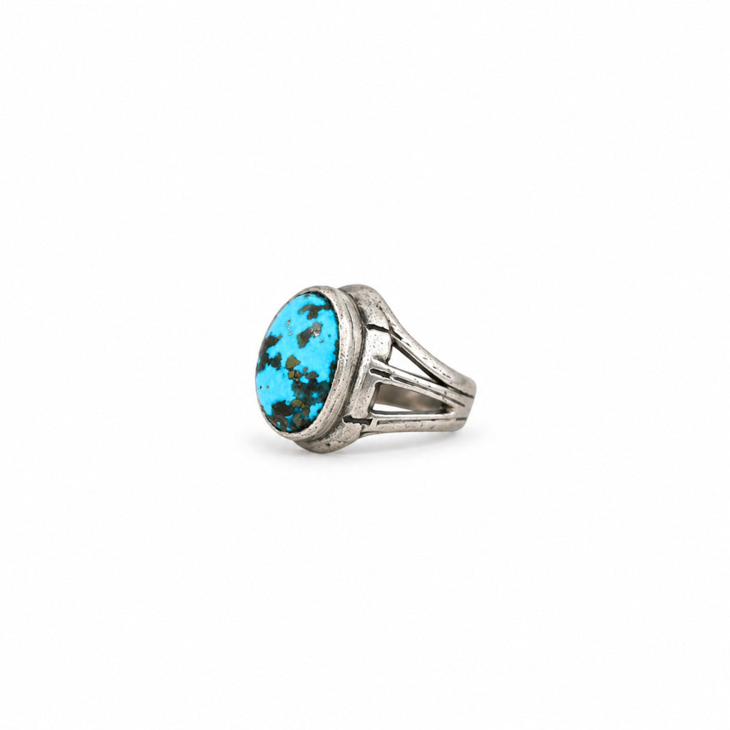 SILVER RING WITH AN OVAL IRANI TURQUOISE