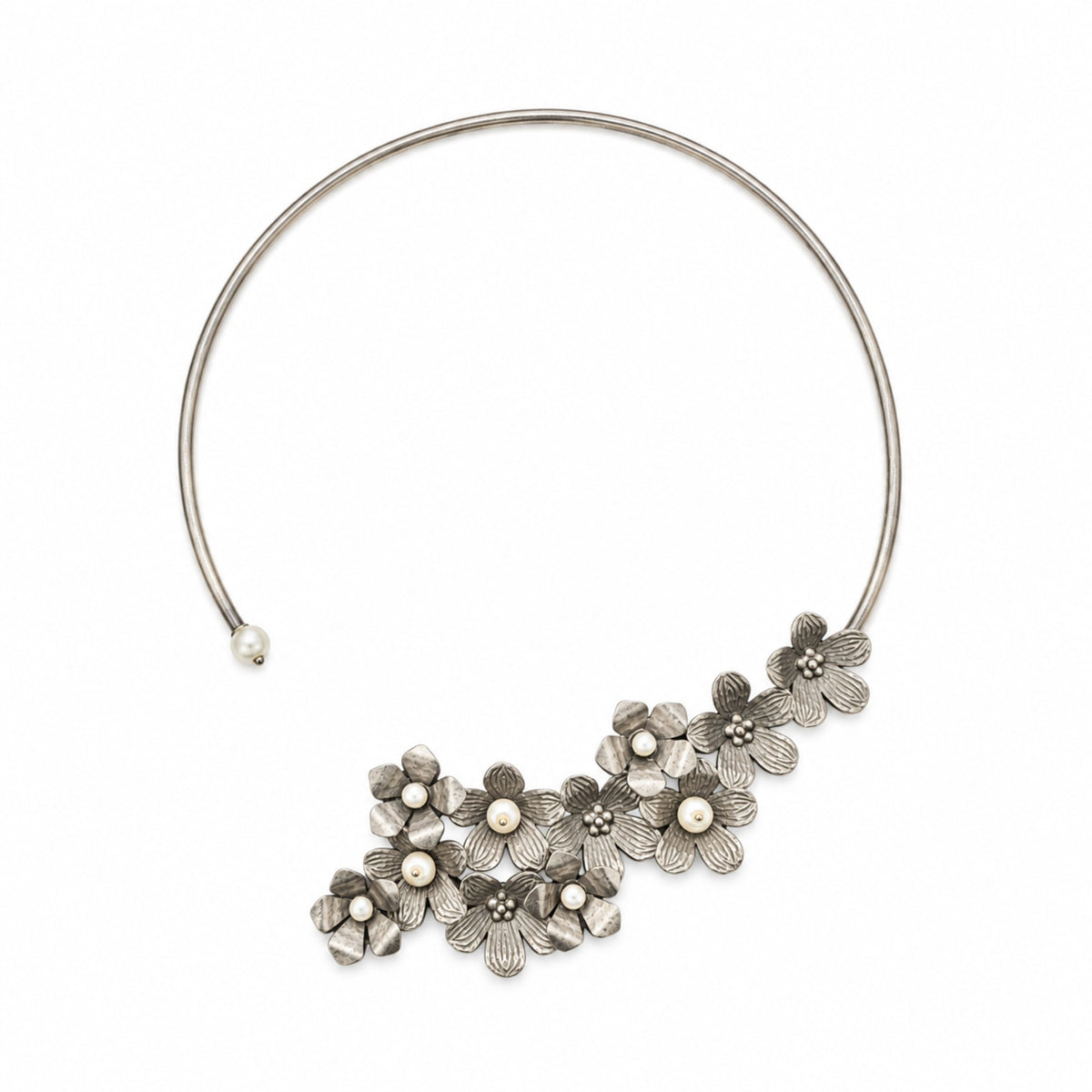 ELEGANT FLOWER CHOKER