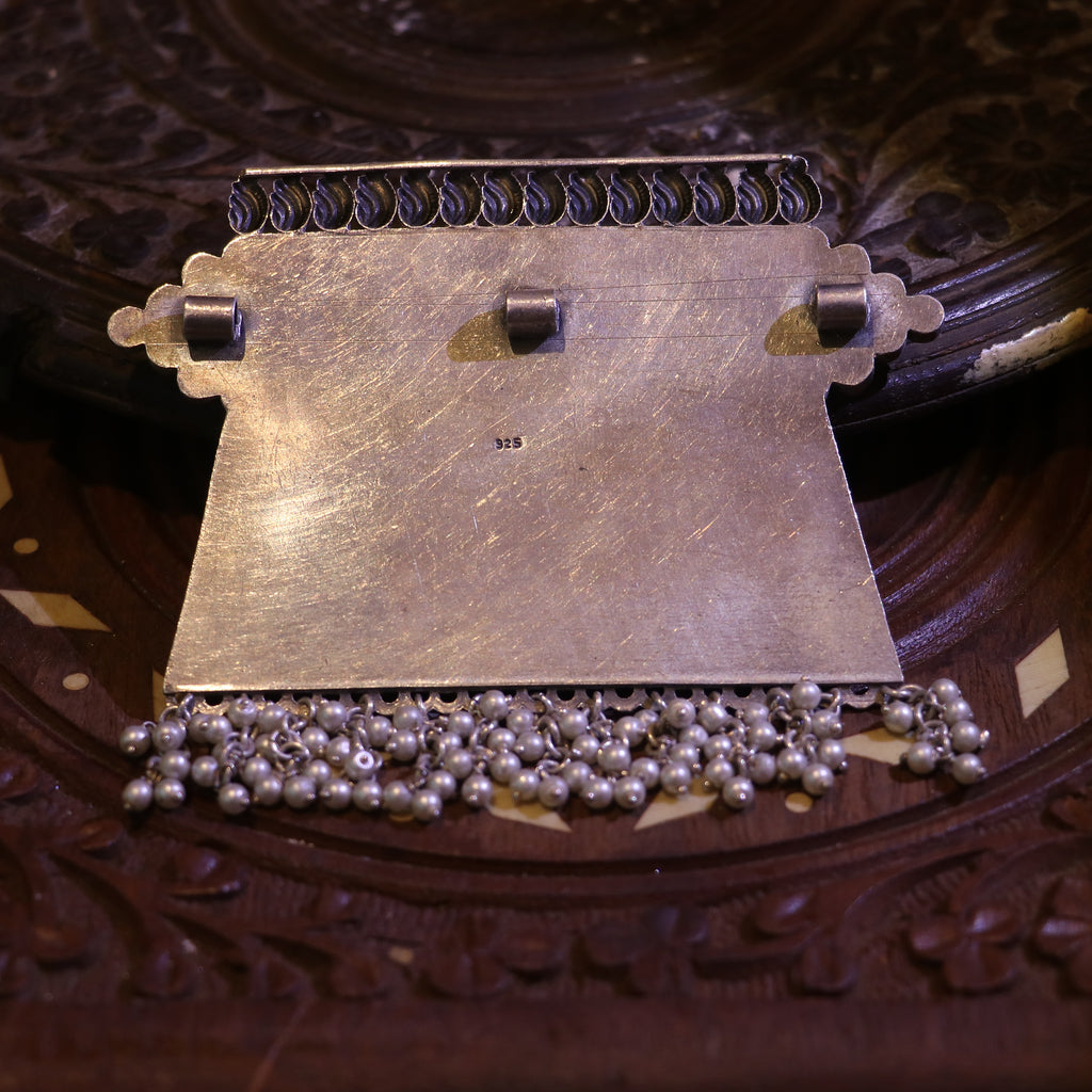 RECTANGULAR SILVER PENDANT WITH LEAF PATTERNS