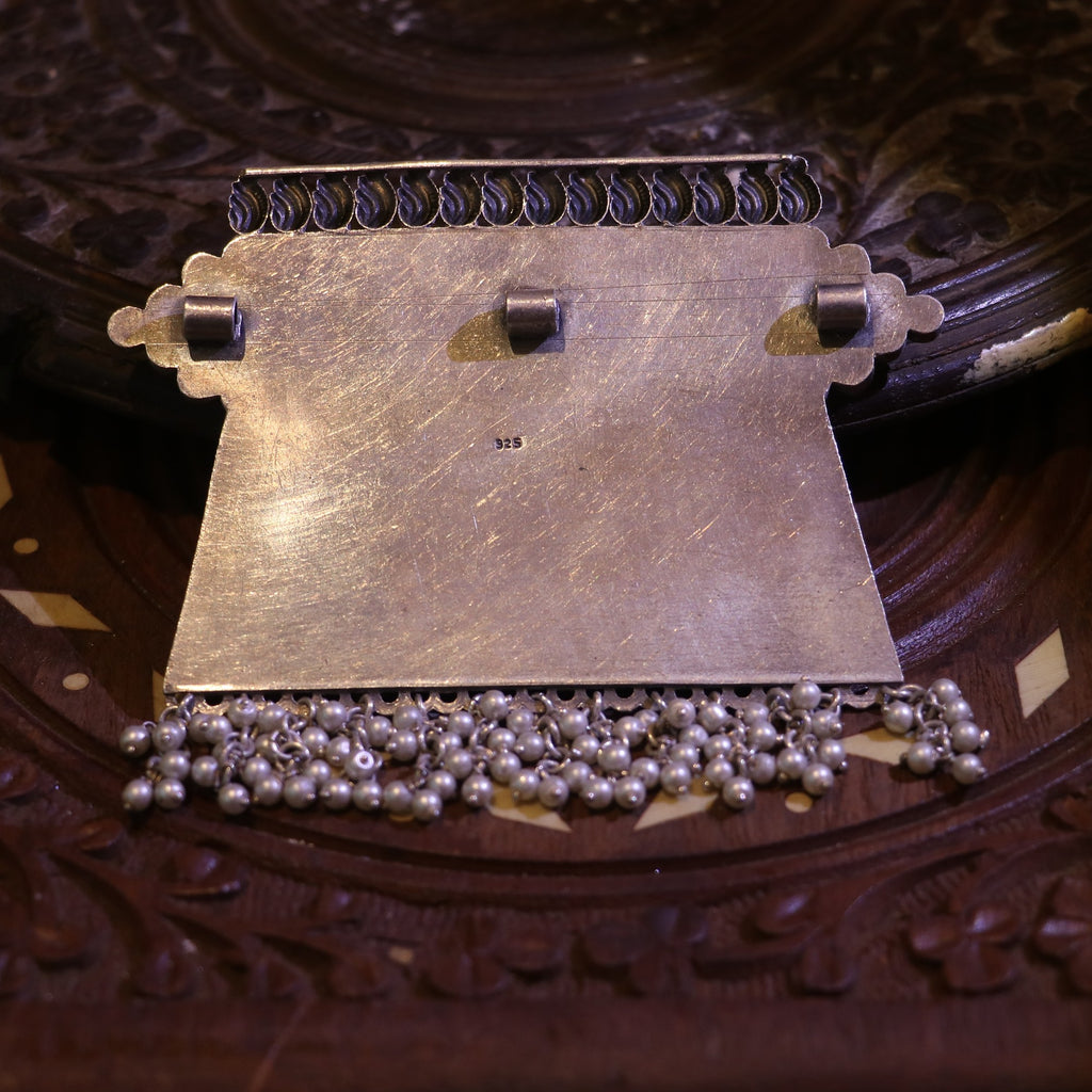 RECTANGULAR SILVER PENDANT WITH LEAF PATTERNS