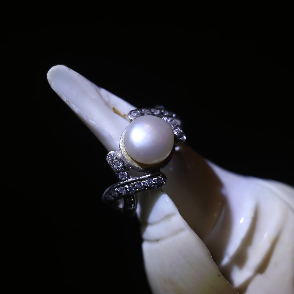 SILVER RING WITH CENTRAL PEARL AND ZIRCON