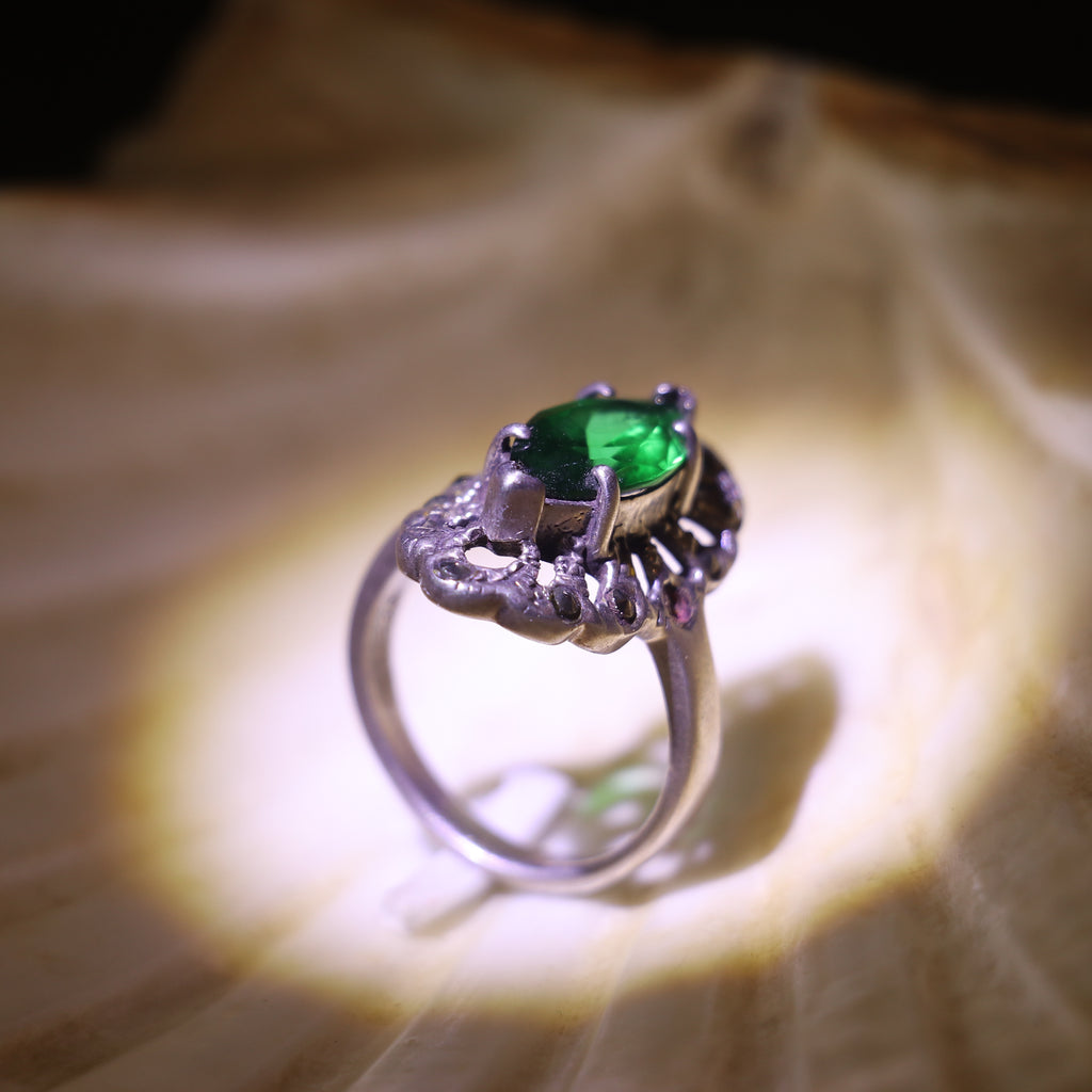 SILVER RING WITH GREEN GEMSTONE AND MARCASITE STONES