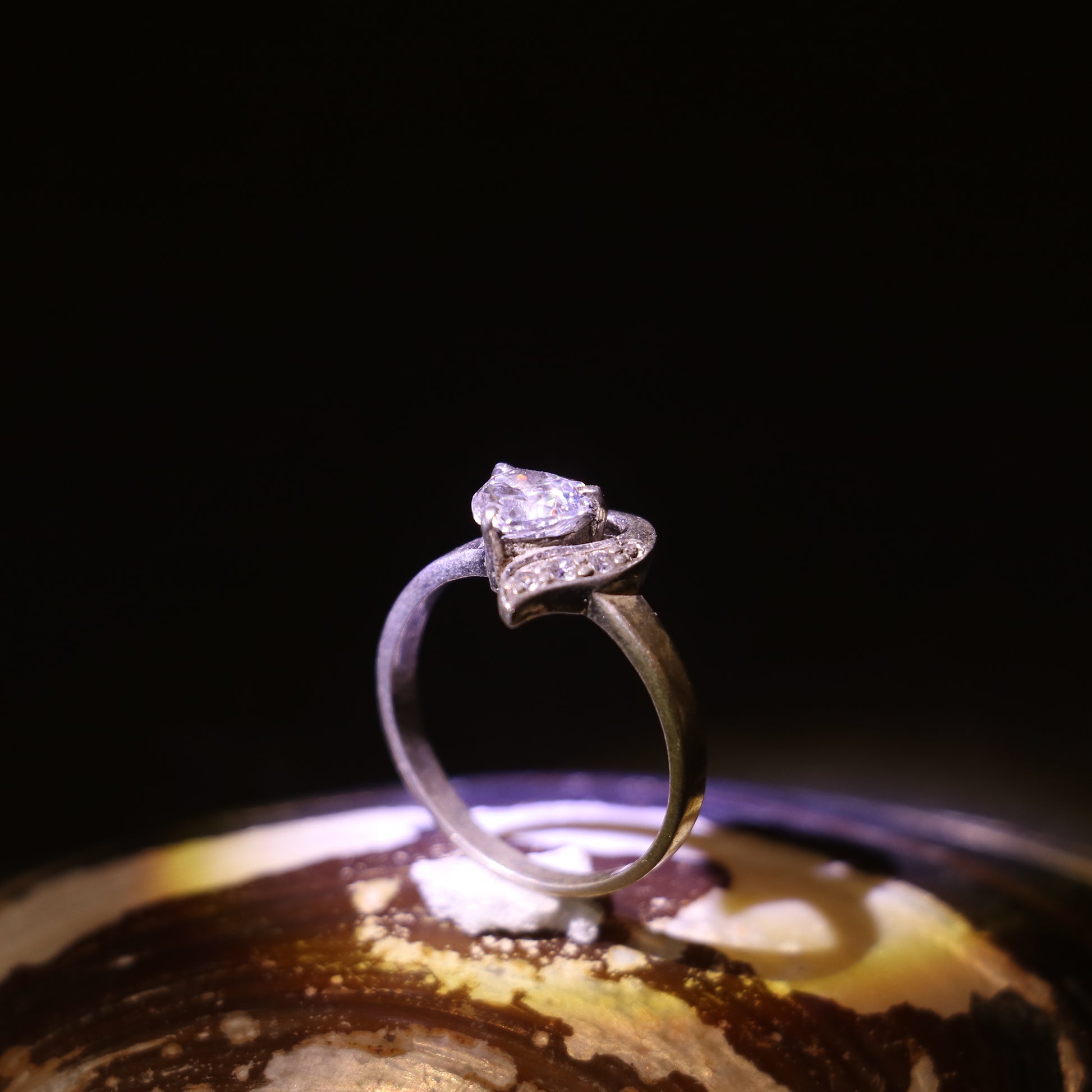 SILVER RING WITH A HEART SHAPED ZIRCON