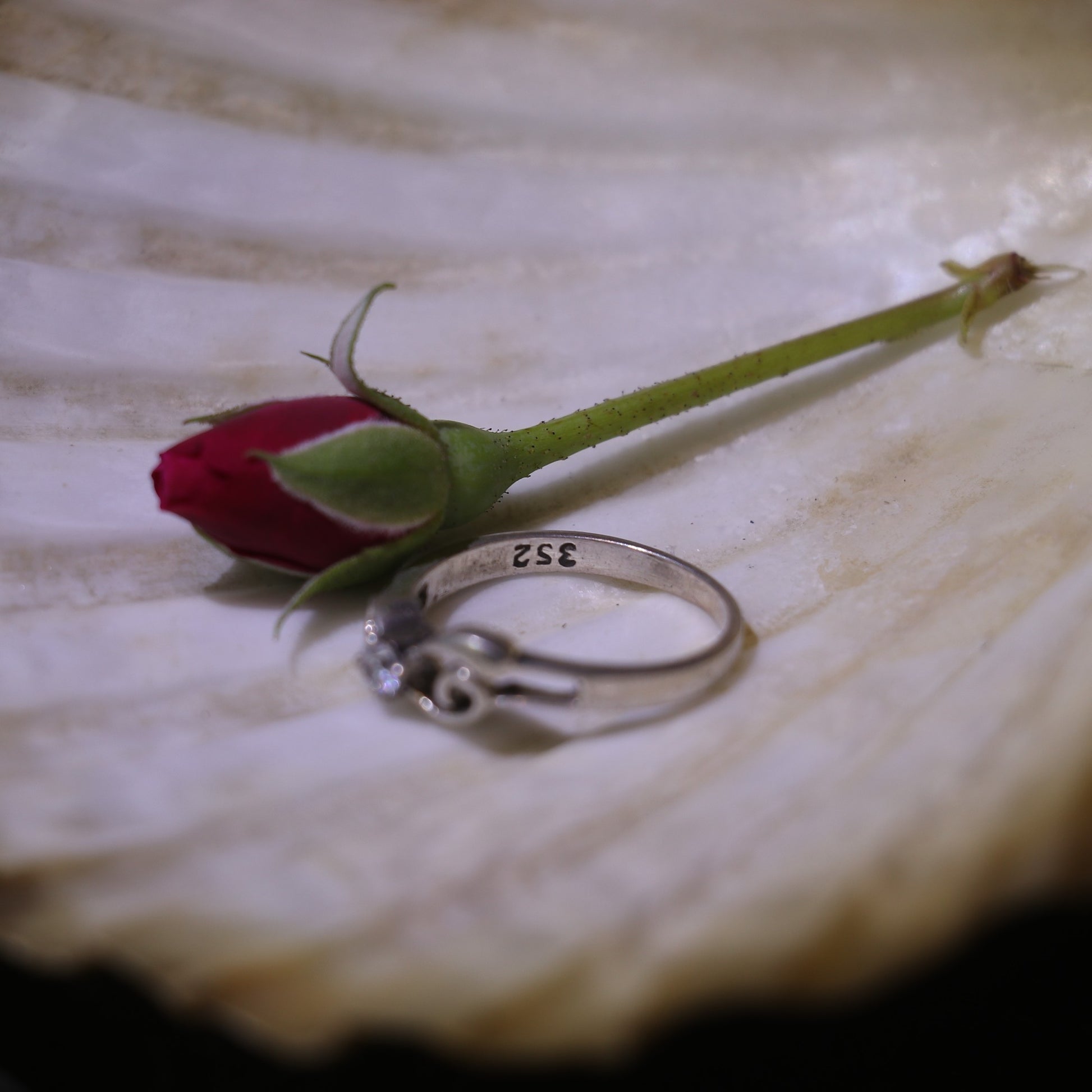 SILVER DESIGNER RING WITH ZIRCON