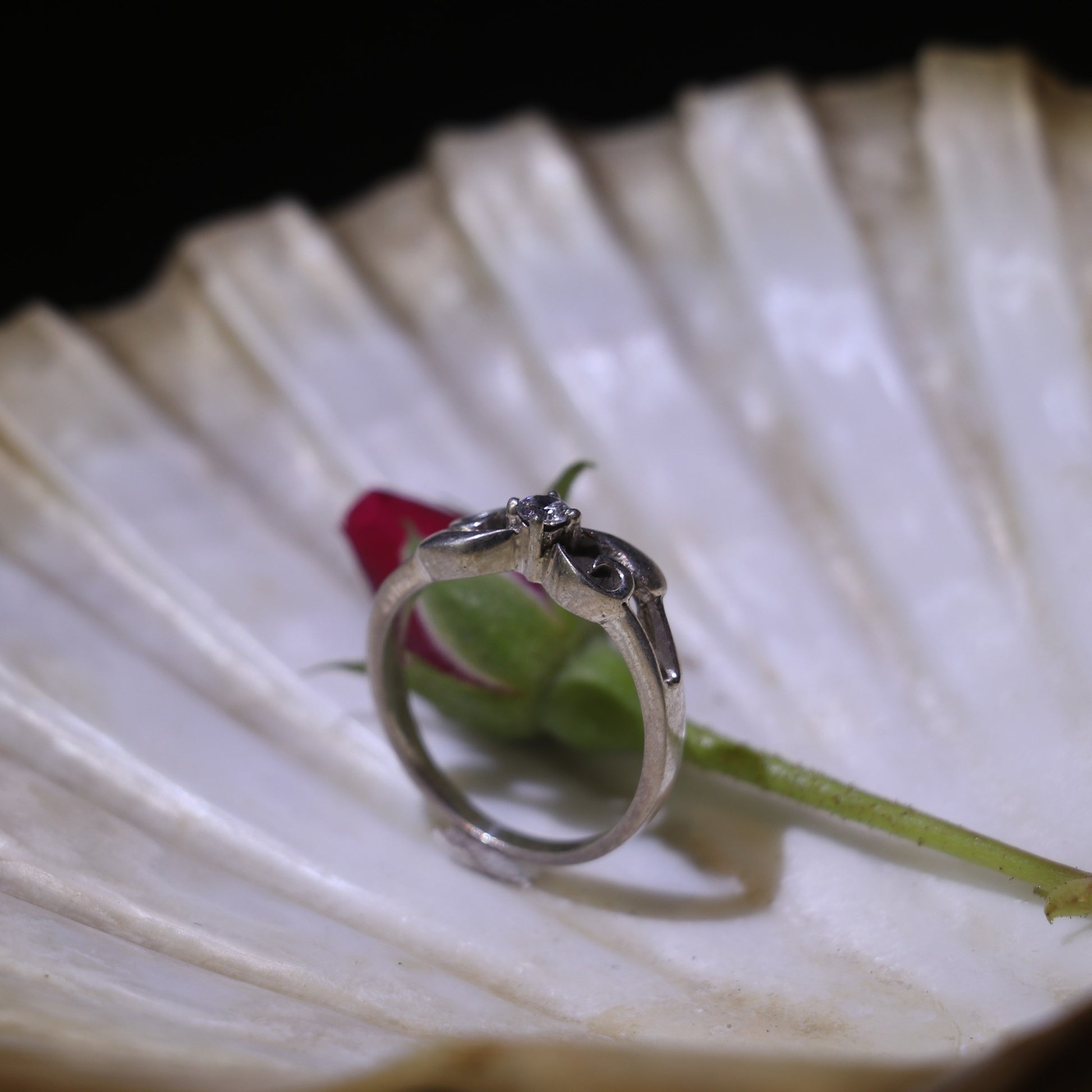 SILVER DESIGNER RING WITH ZIRCON