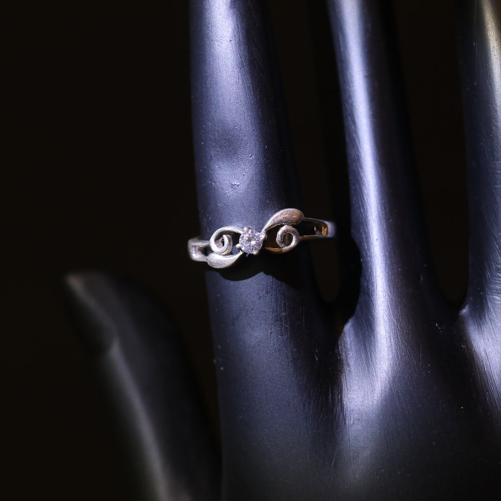 SILVER DESIGNER RING WITH ZIRCON