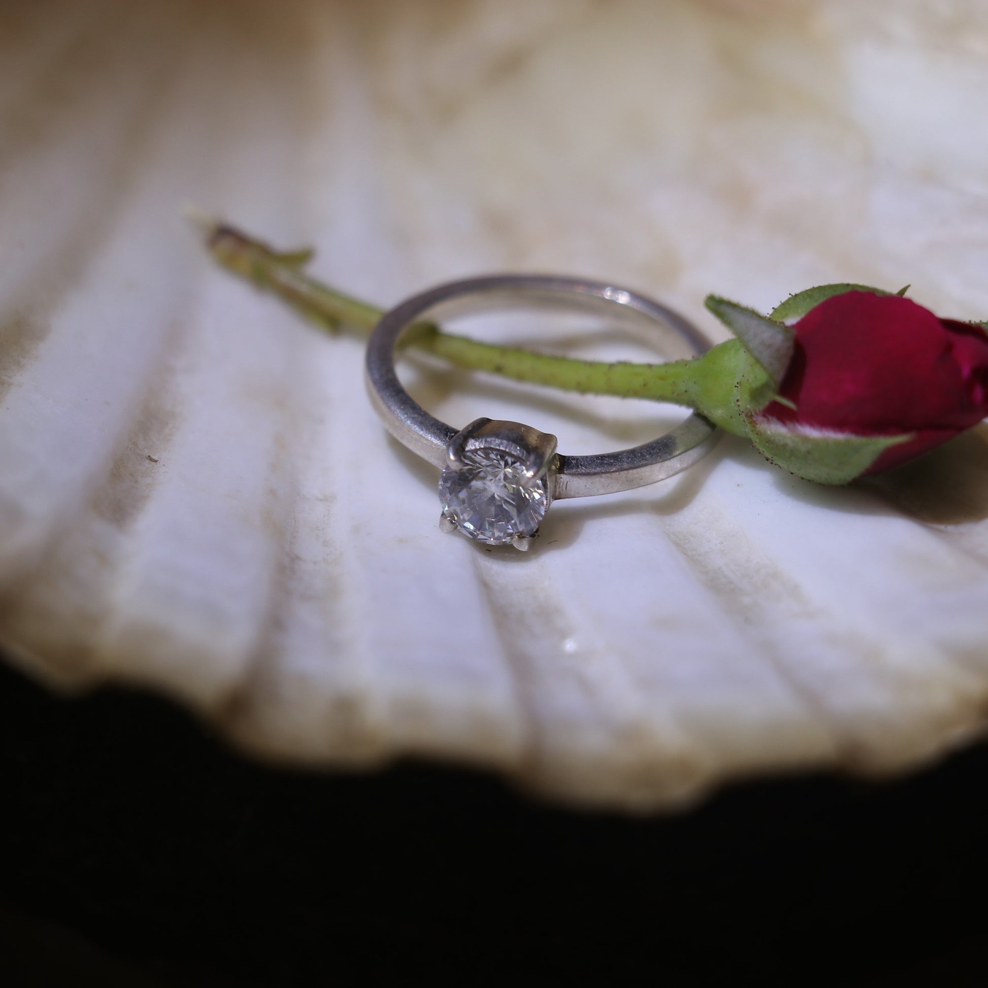 PLAIN SILVER BAND WITH A BIG ROUND ZIRCON