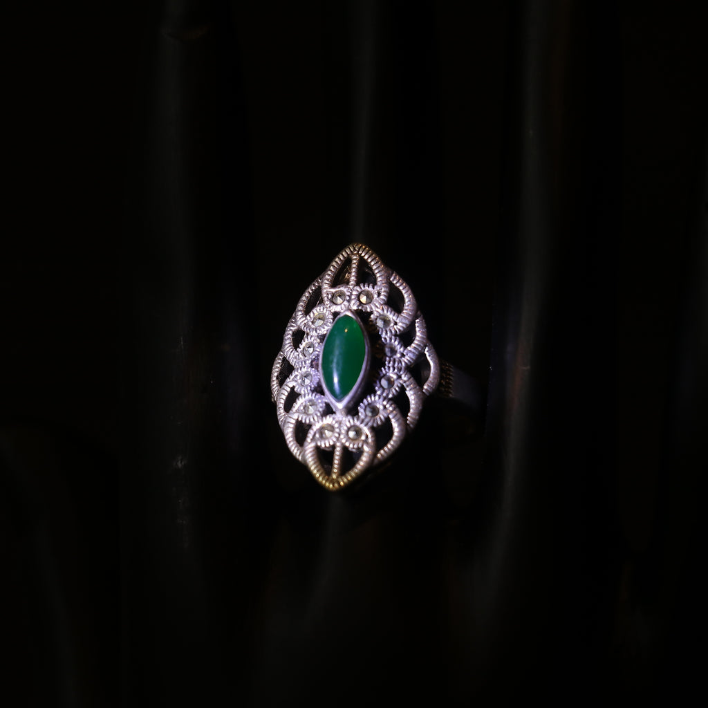 SILVER RING WITH A GREEN ONYX AND MARCASITE