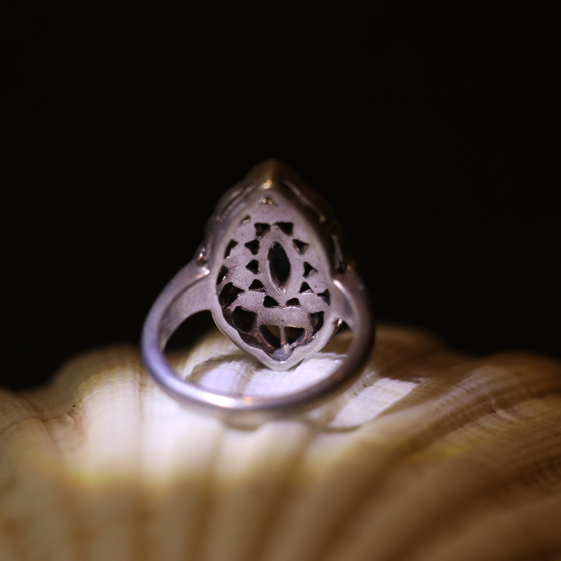 SILVER RING WITH A GREEN ONYX AND MARCASITE