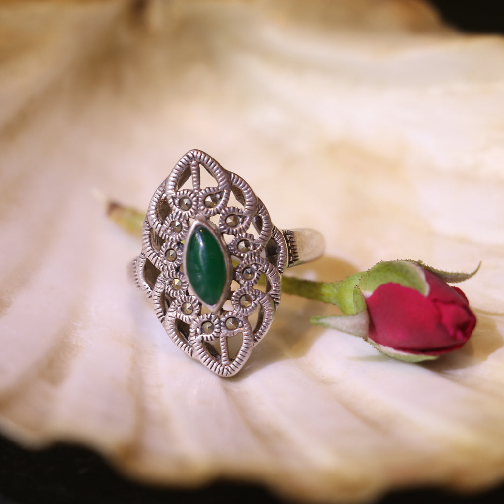 SILVER RING WITH A GREEN ONYX AND MARCASITE