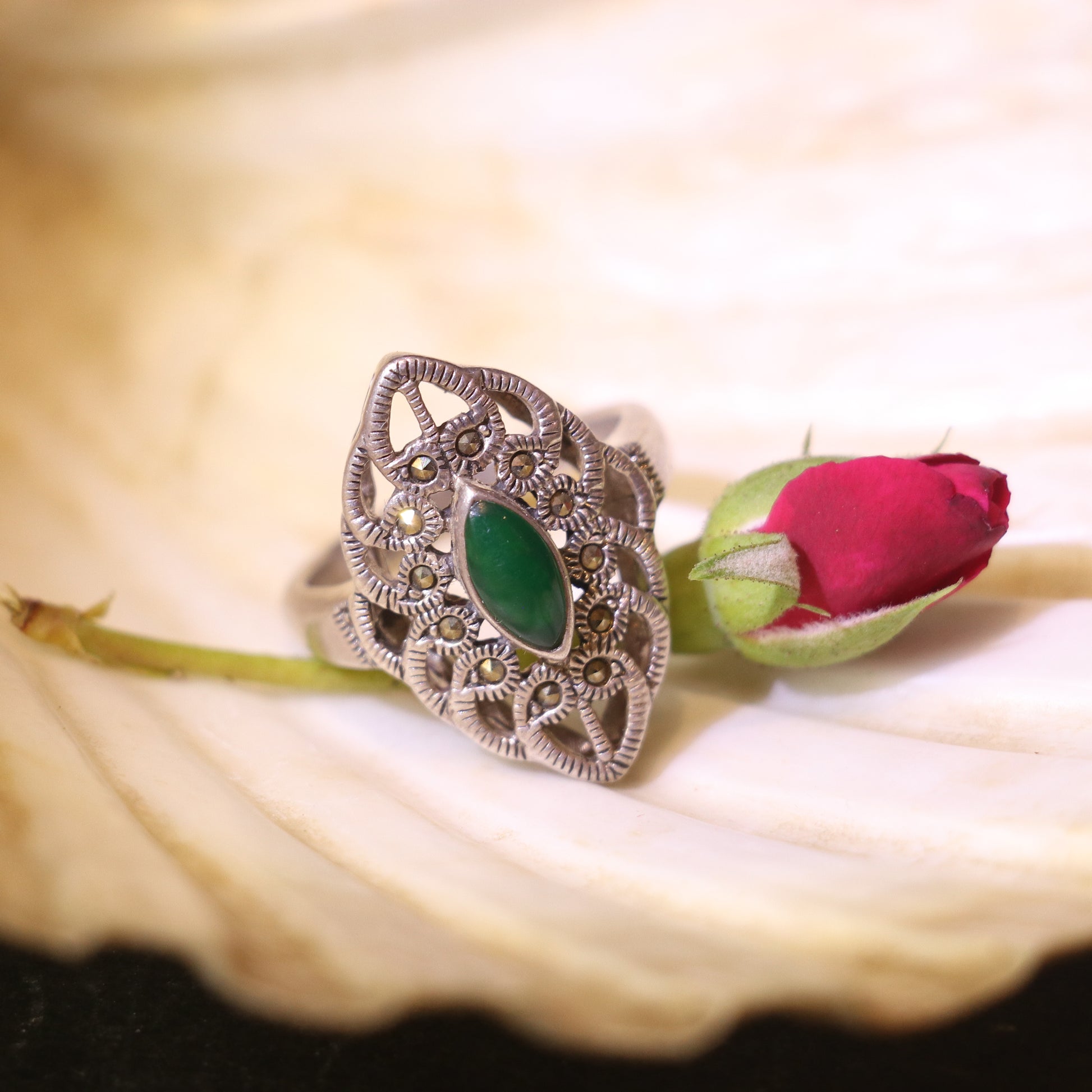 SILVER RING WITH A GREEN ONYX AND MARCASITE