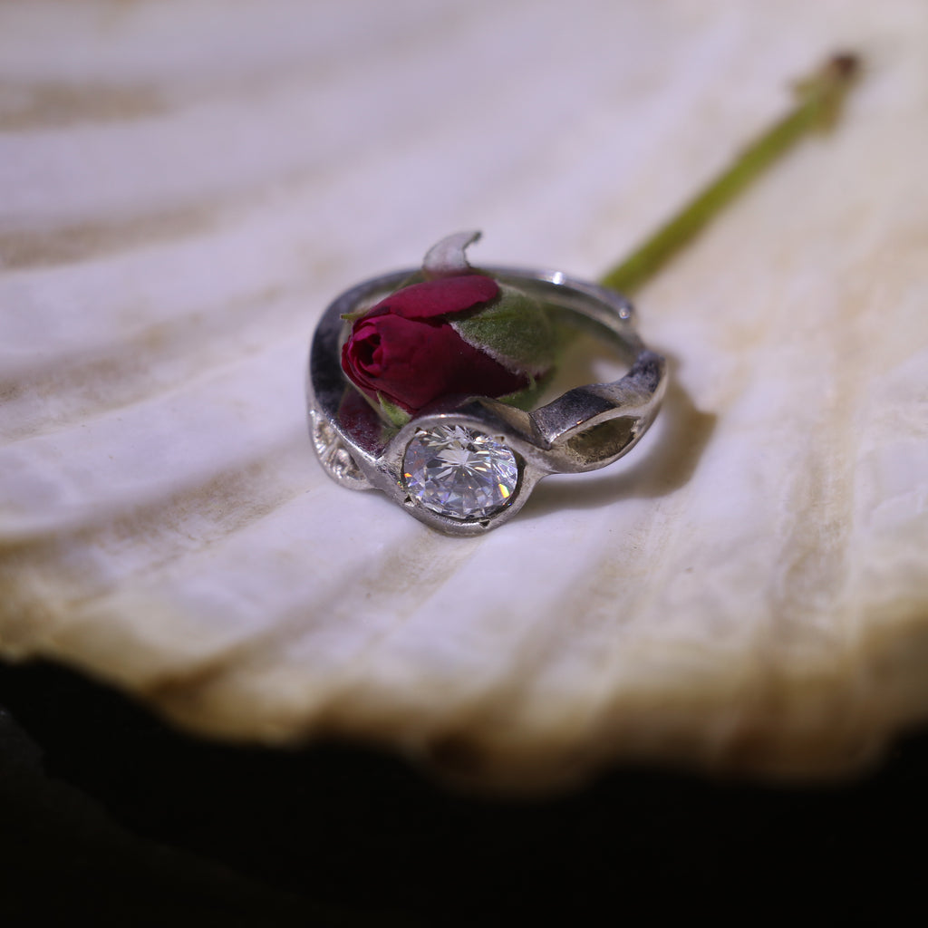 SILVER RING WITH ZIRCON