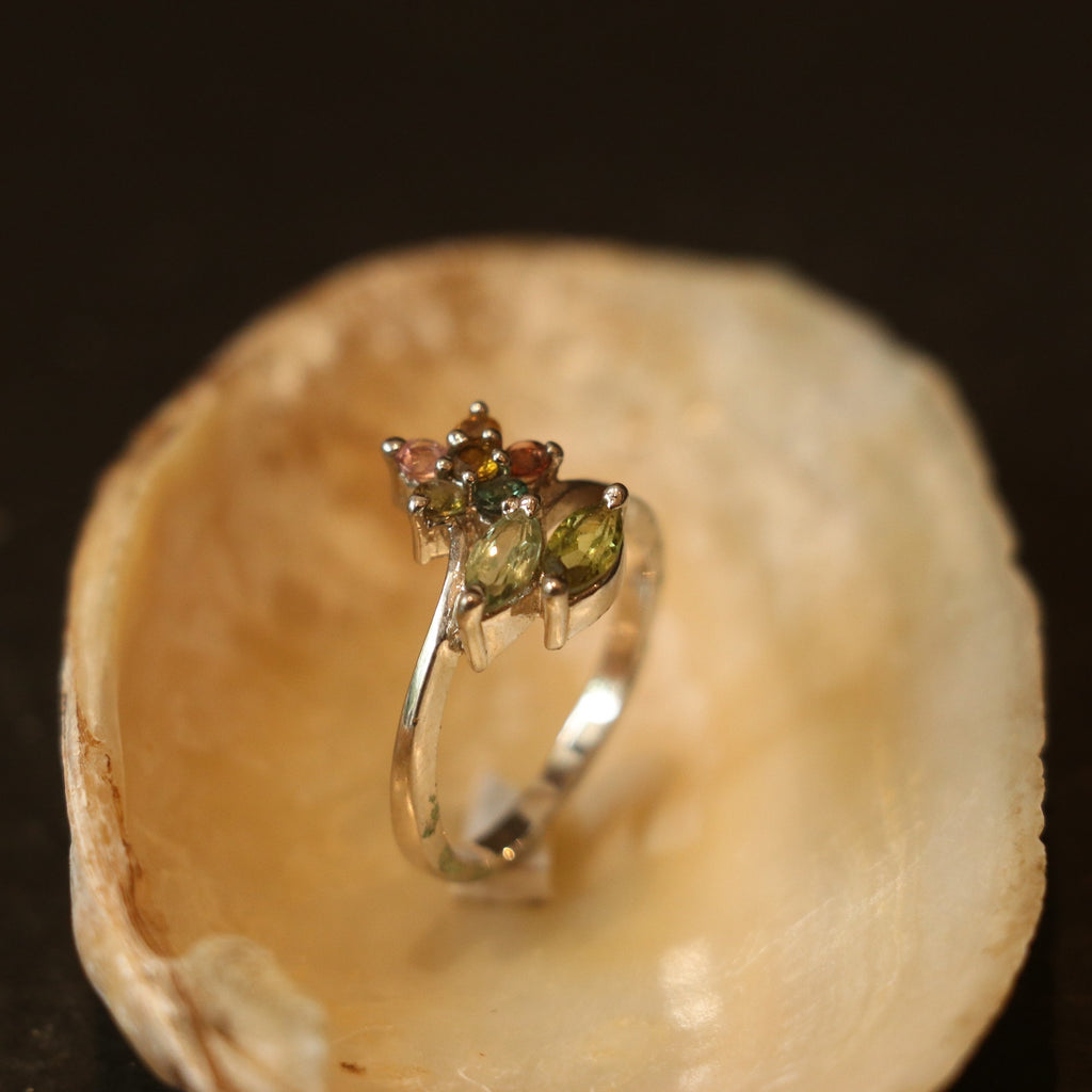 SILVER RING WITH MULTICOLOURED GEMSTONES