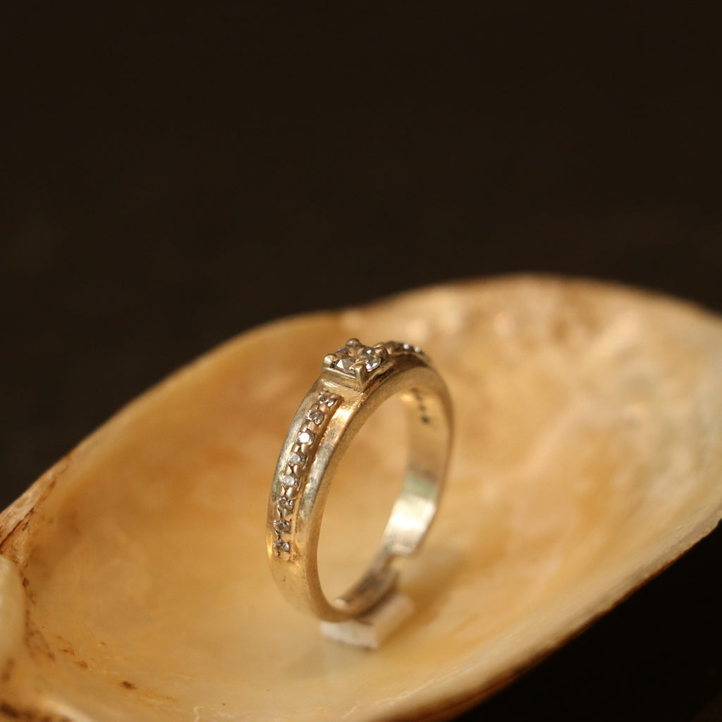 SILVER BAND RING WITH CENTRAL ZIRCON