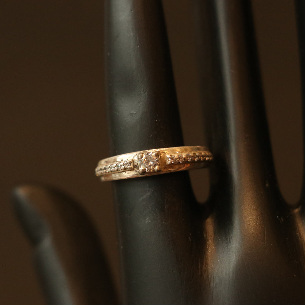 SILVER BAND RING WITH CENTRAL ZIRCON