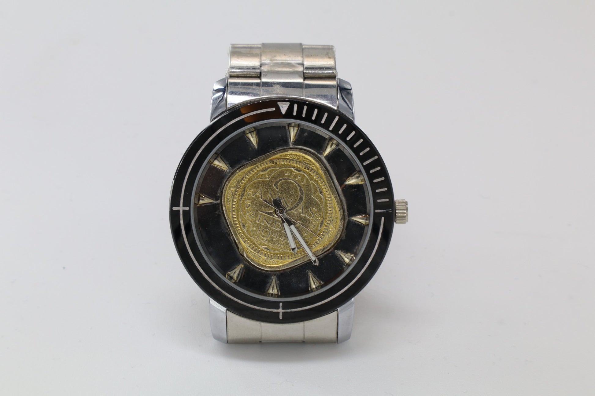 Royal Crest Coin Watch