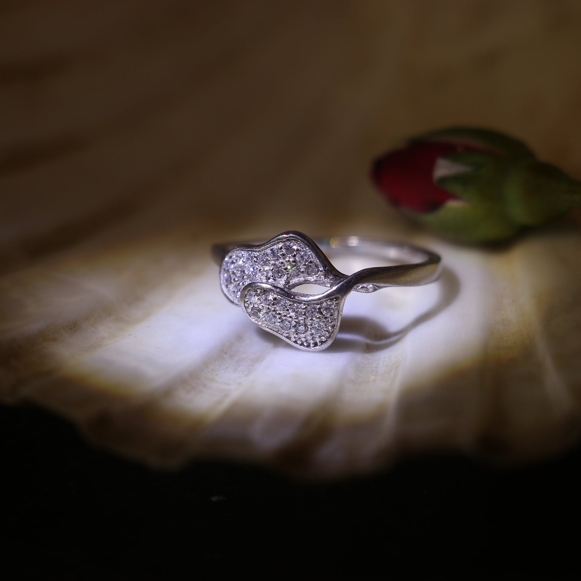 SILVER RING WITH CLUSTERED ZIRCONS