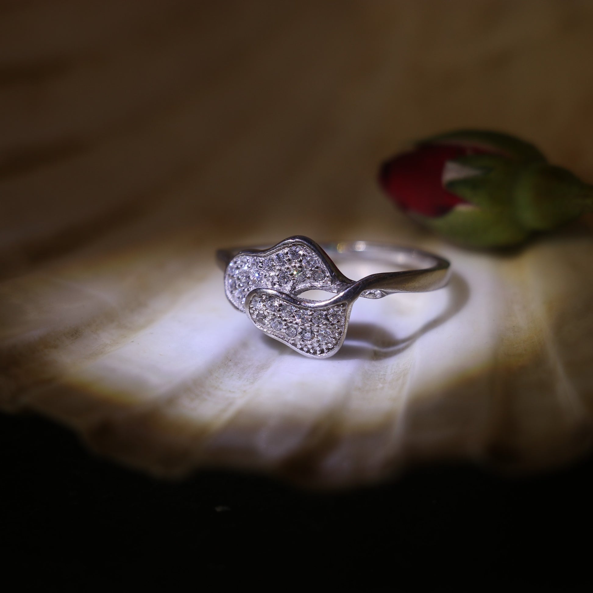 SILVER RING WITH CLUSTERED ZIRCONS