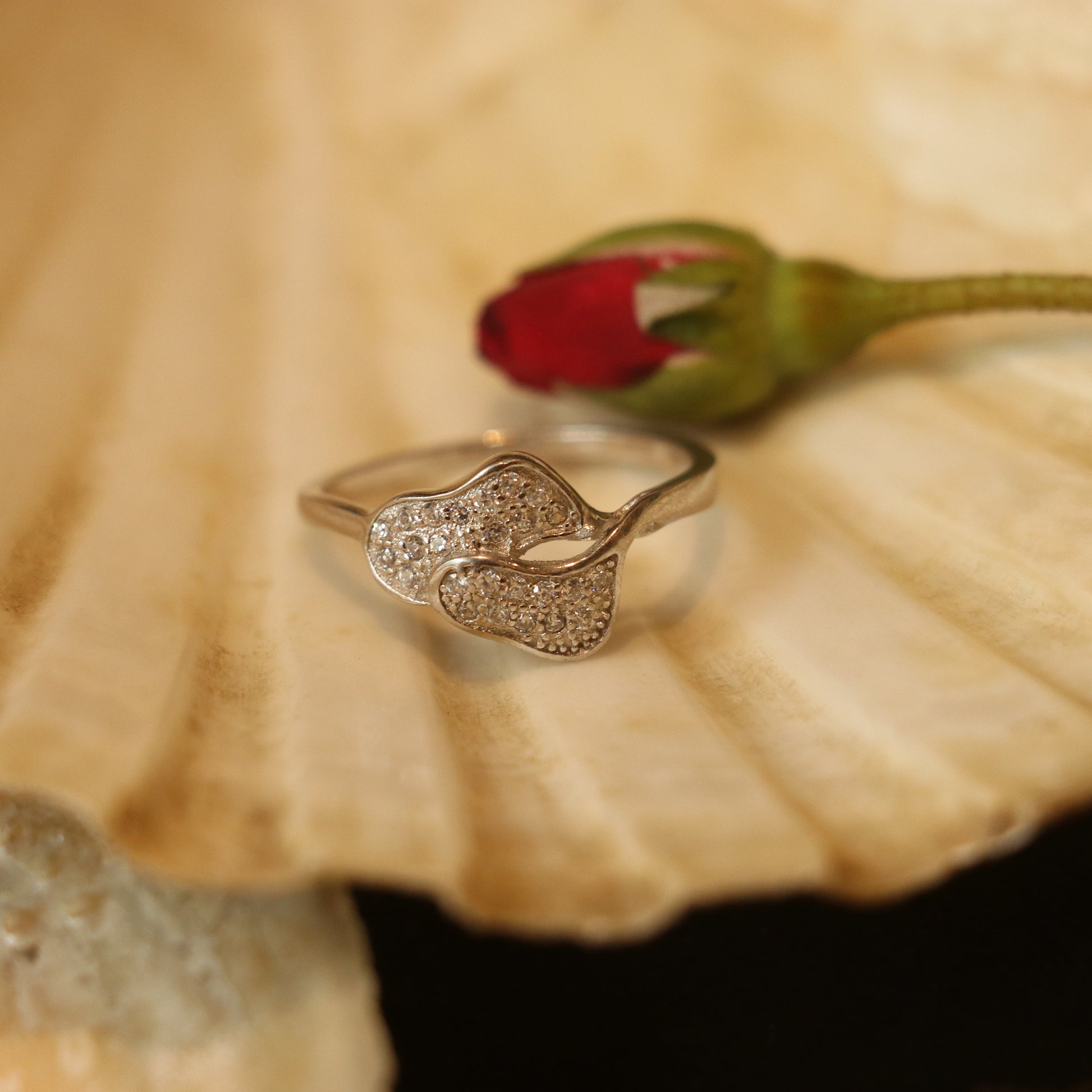 SILVER RING WITH CLUSTERED ZIRCONS