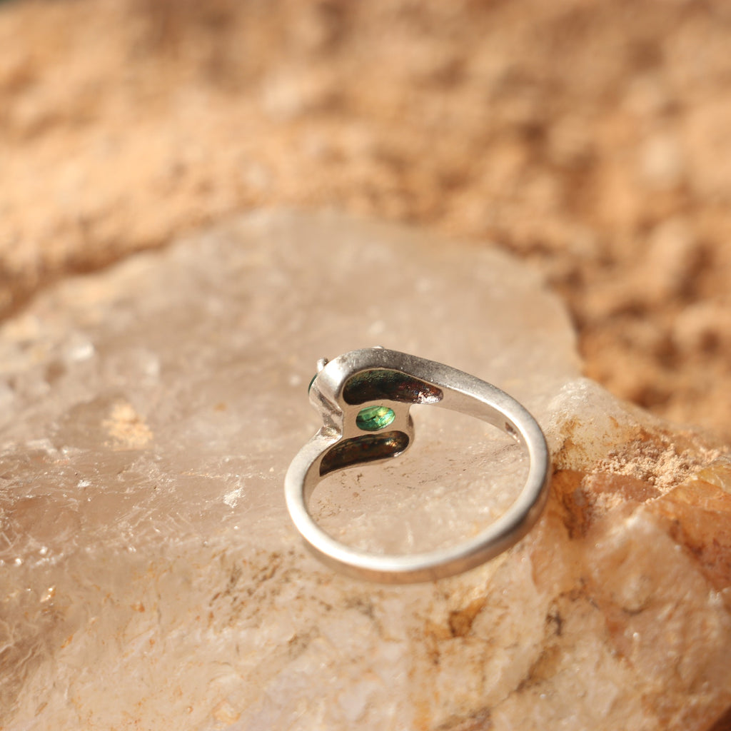 SILVER RING WITH NATURAL EMERALD