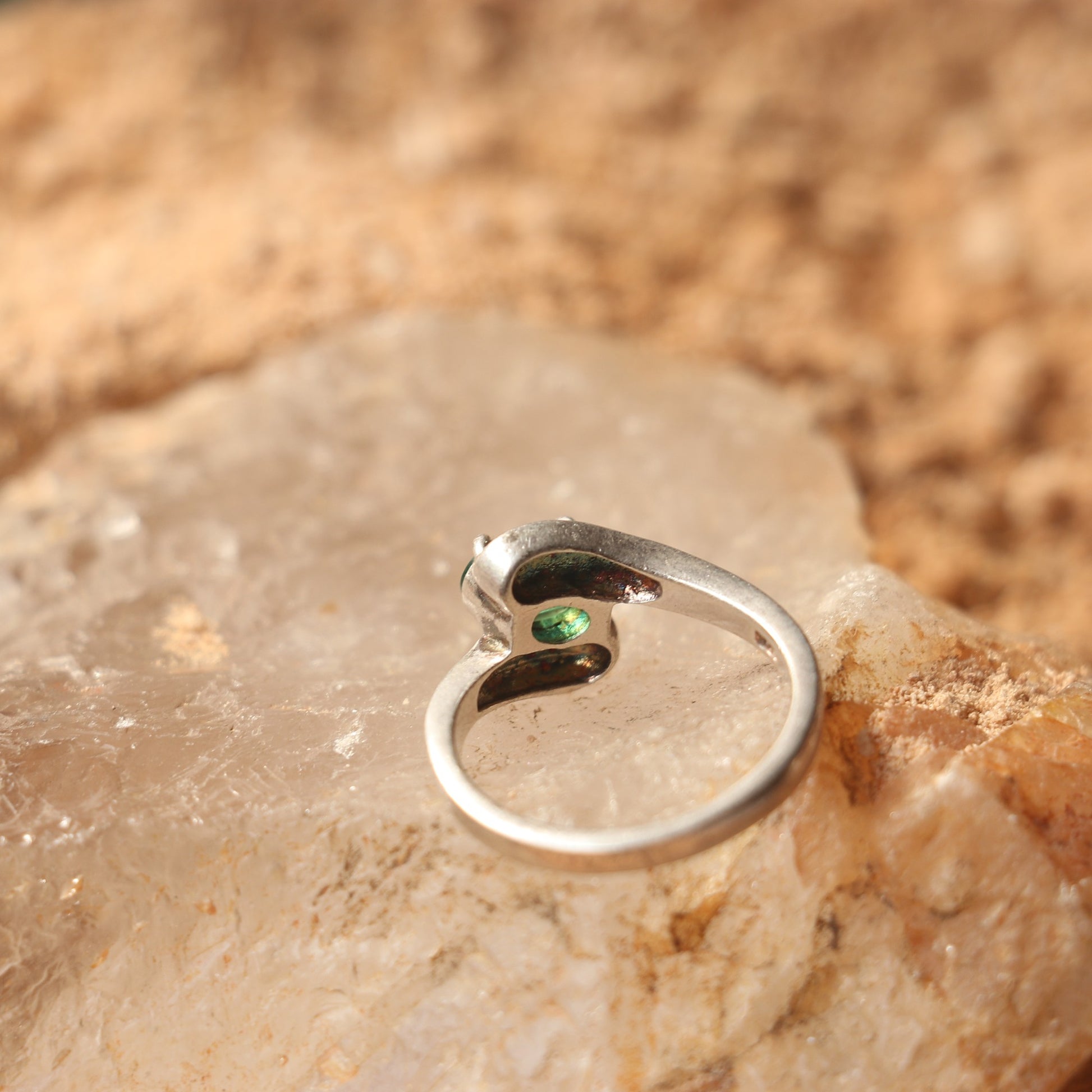 SILVER RING WITH NATURAL EMERALD