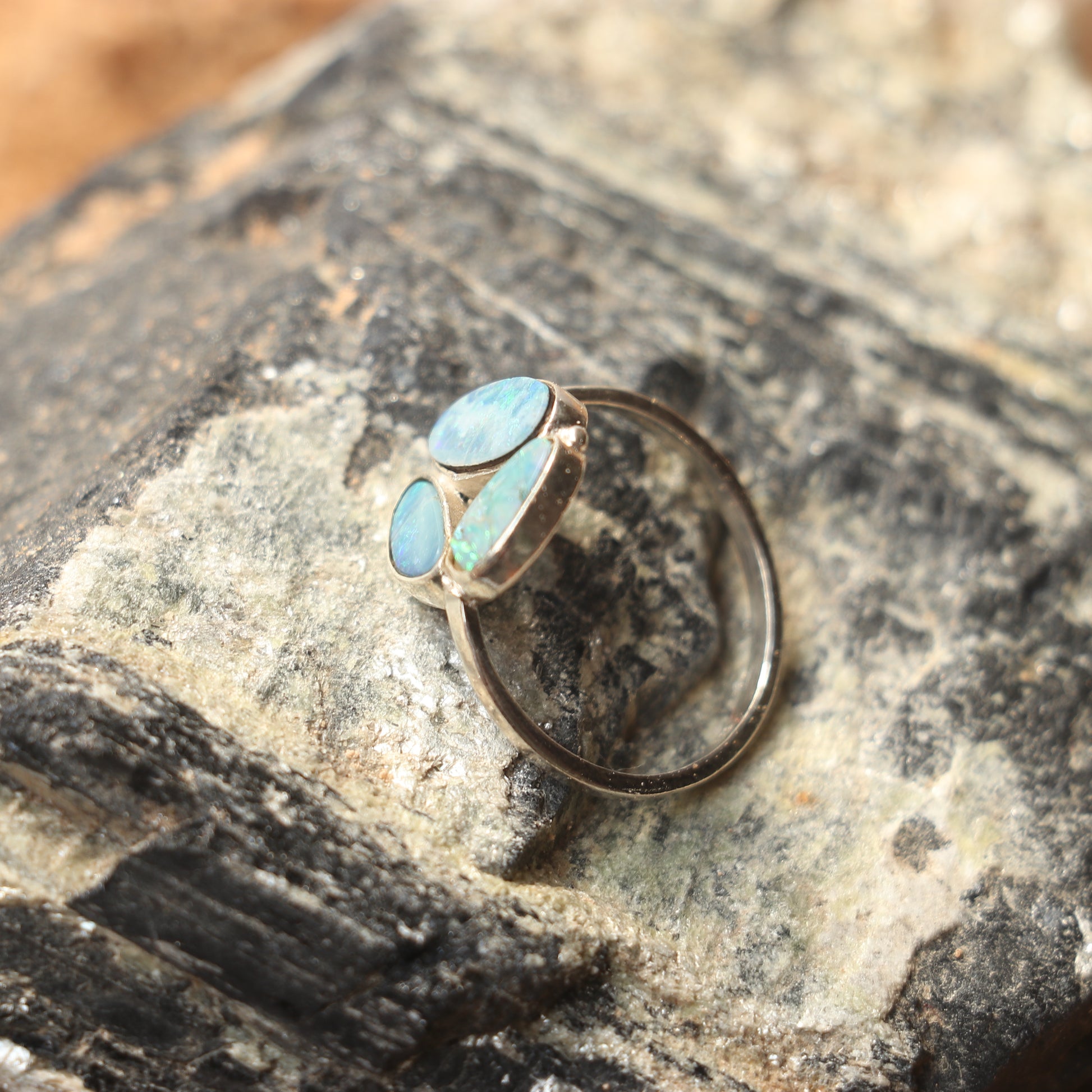 SILVER RING WITH AUSTRALIAN BLUE OPAL