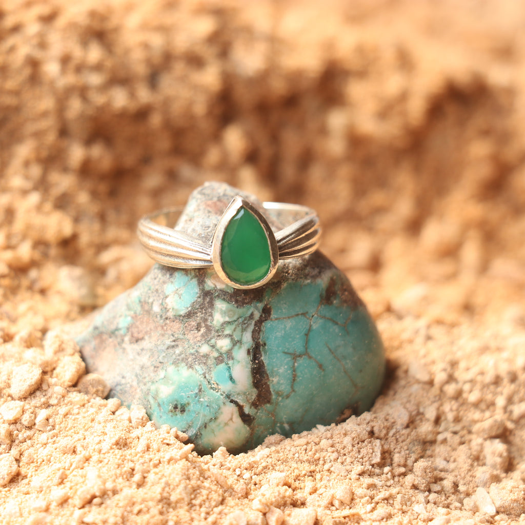SILVER RING WITH GREEN ONYX