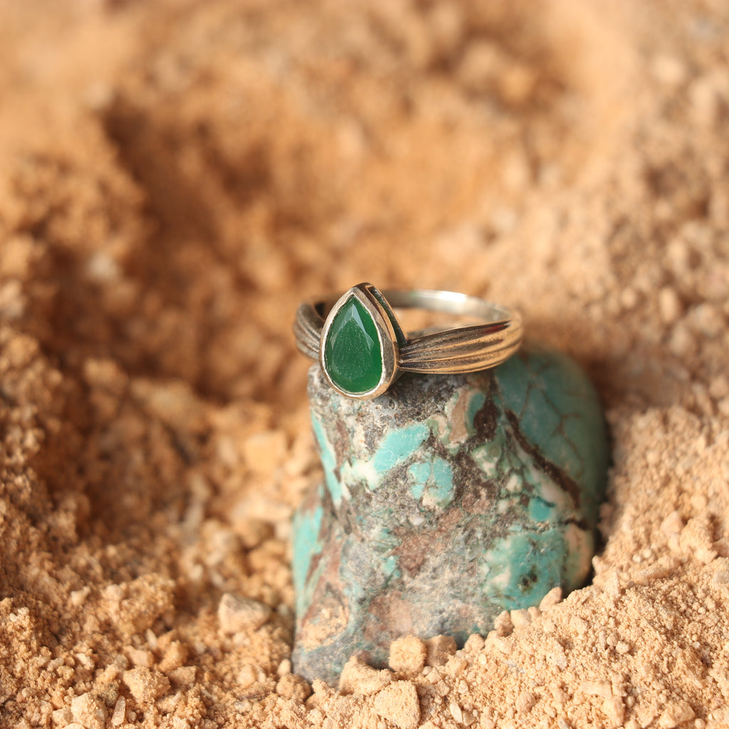 SILVER RING WITH GREEN ONYX