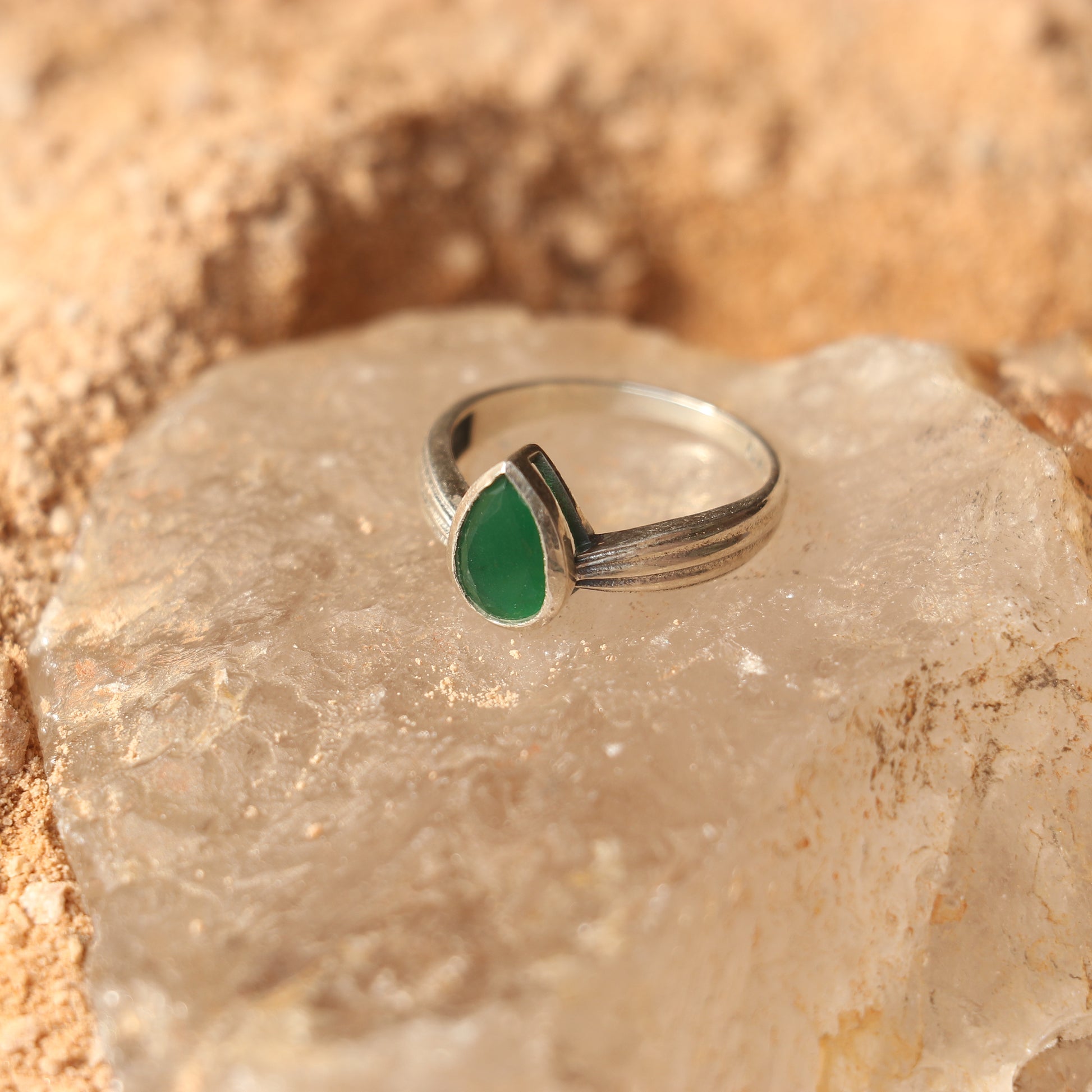 SILVER RING WITH GREEN ONYX