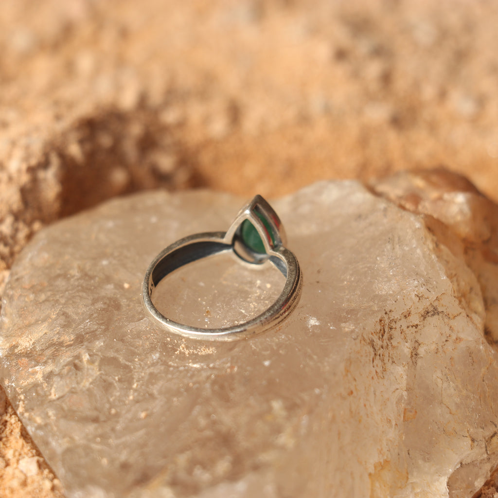 SILVER RING WITH GREEN ONYX