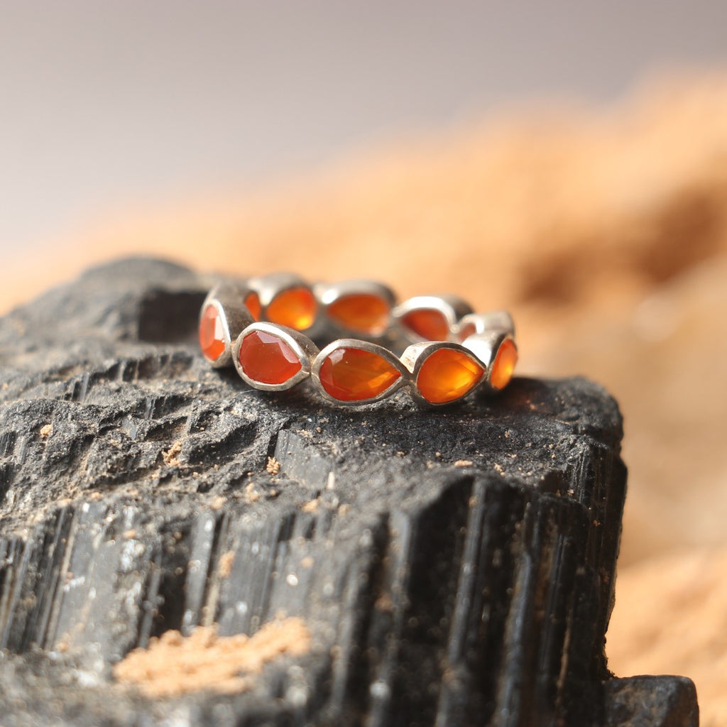 SILVER BAND WITH ORANGE AGATE
