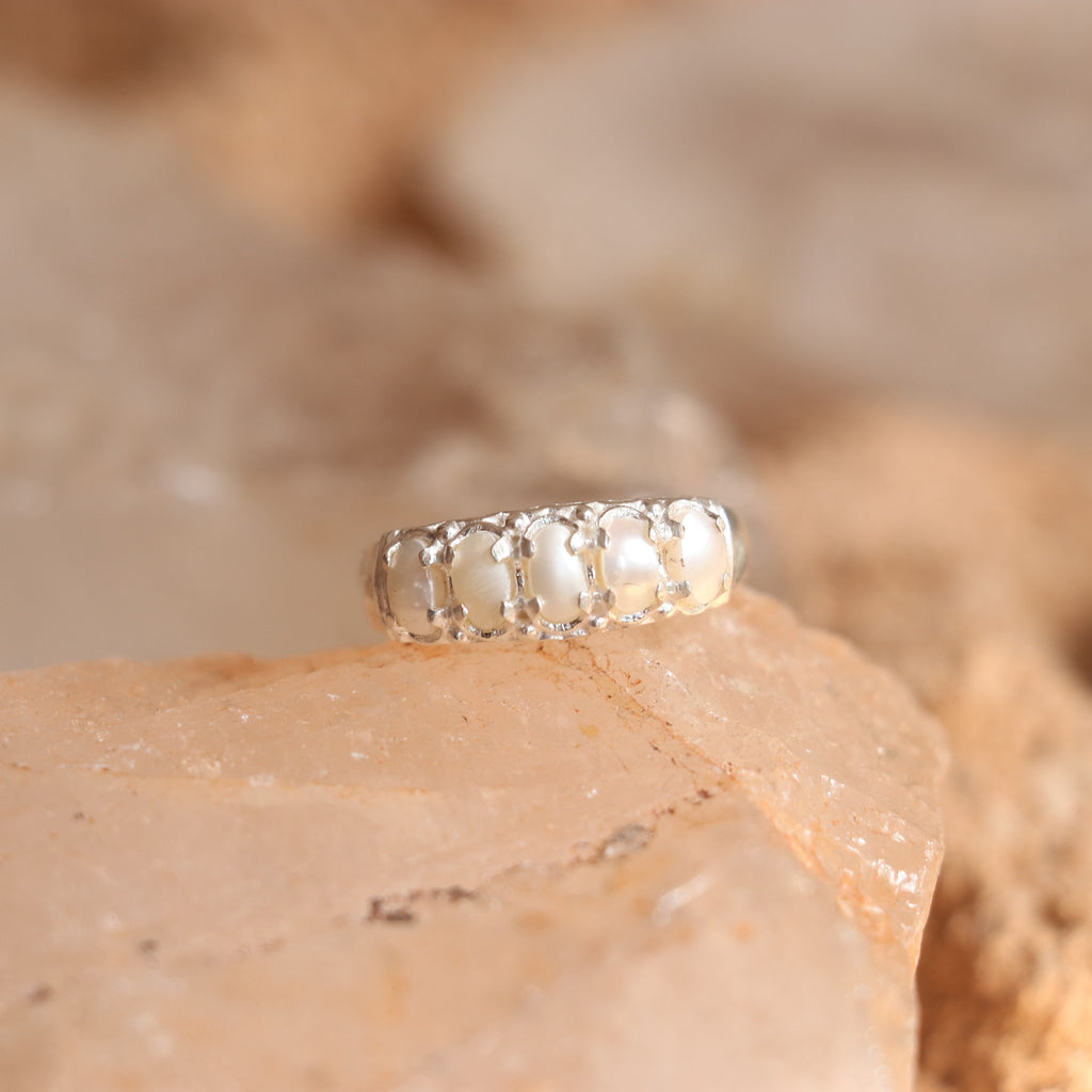 SILVER BAND STUDDED WITH NATURAL PEARLS