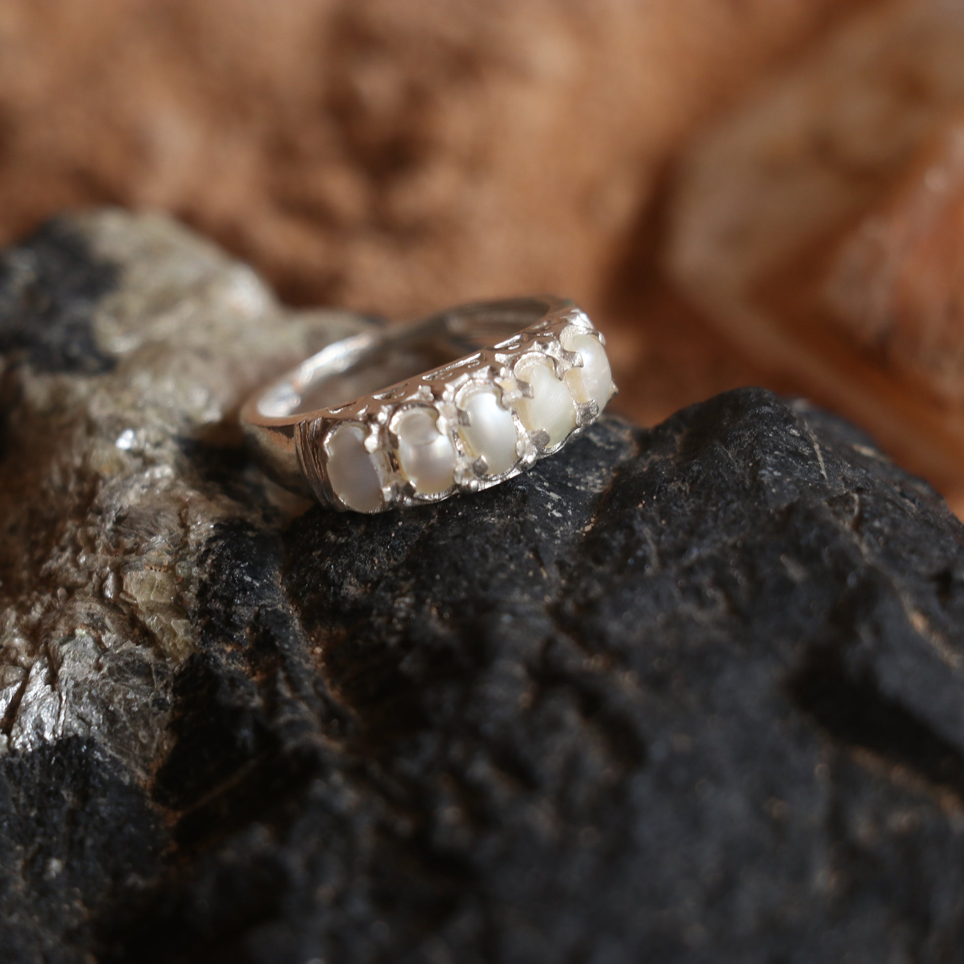 SILVER BAND STUDDED WITH NATURAL PEARLS