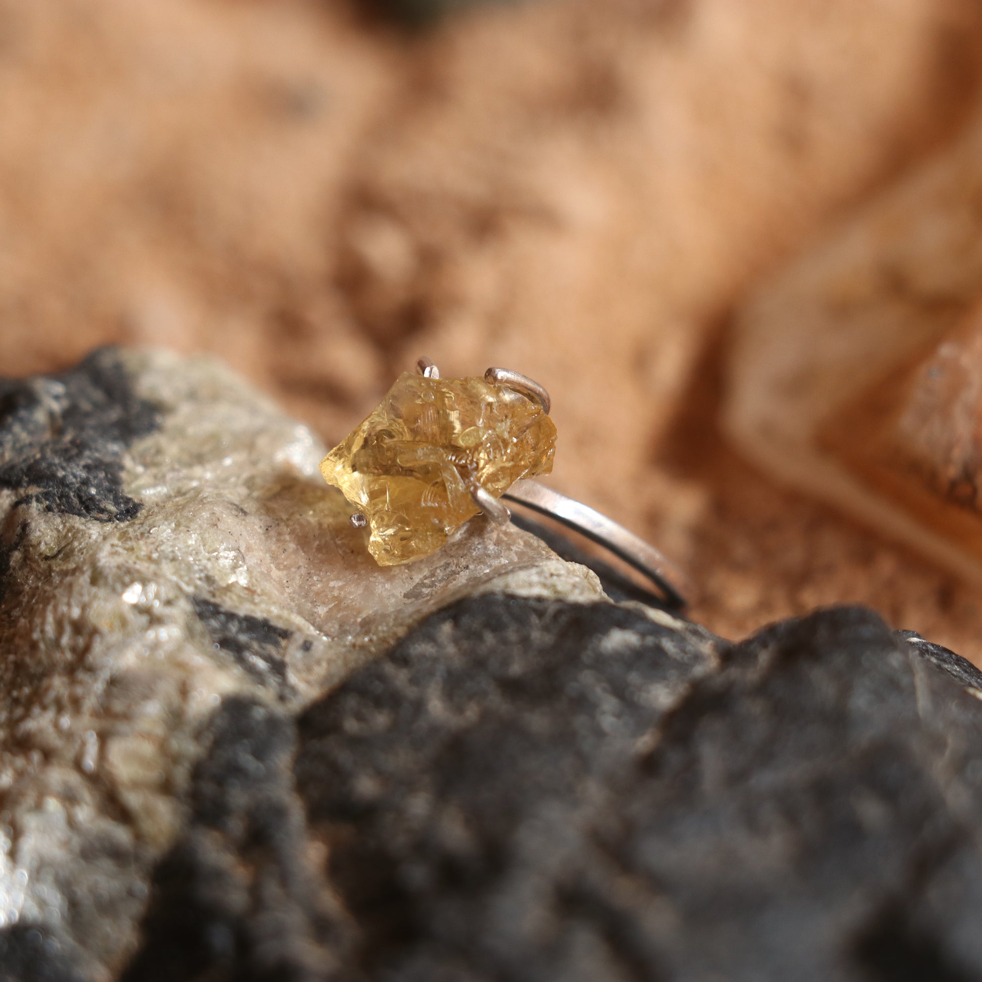 SILVER RING WITH IRREGULAR GOLDEN TOPAZ