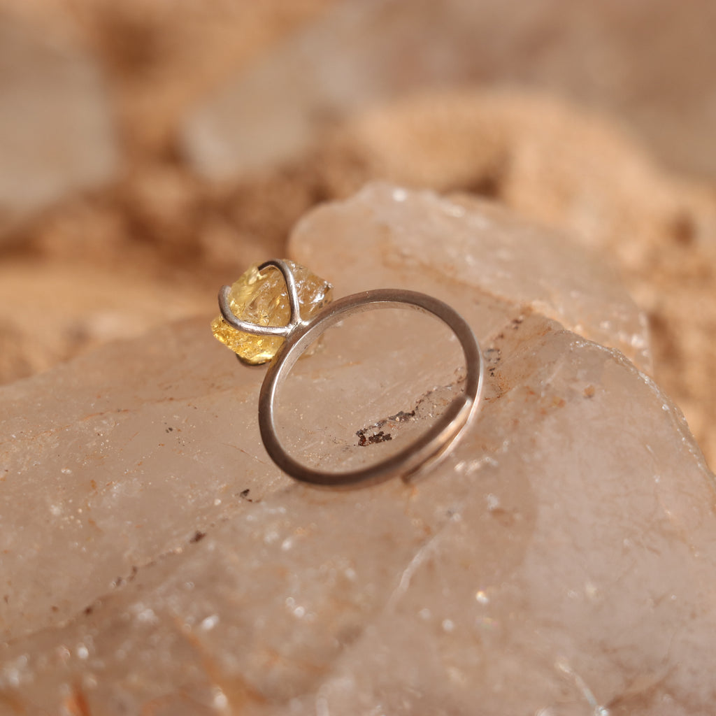 SILVER RING WITH IRREGULAR GOLDEN TOPAZ