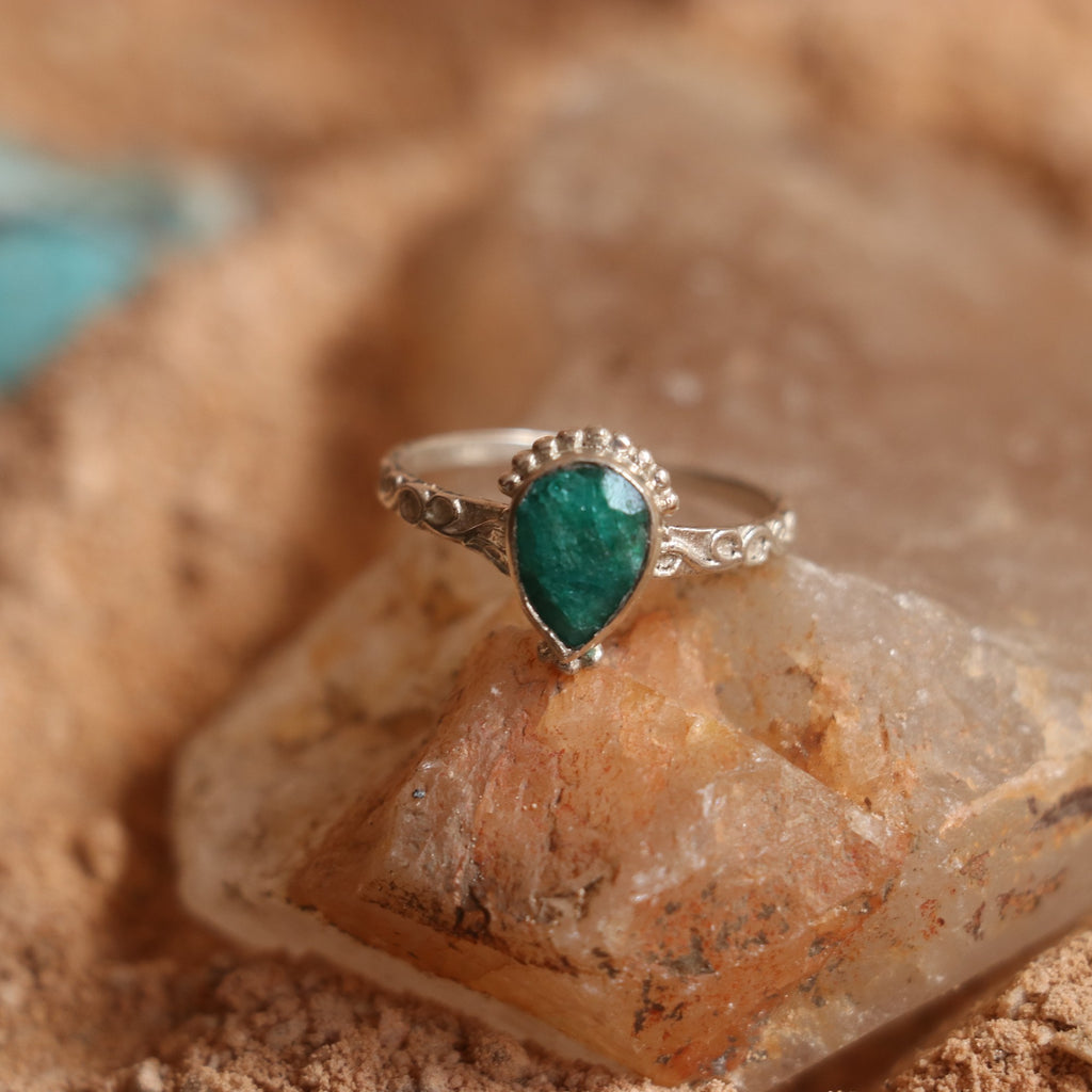 Silver Ring Studded With Teardrop Indian Emerald